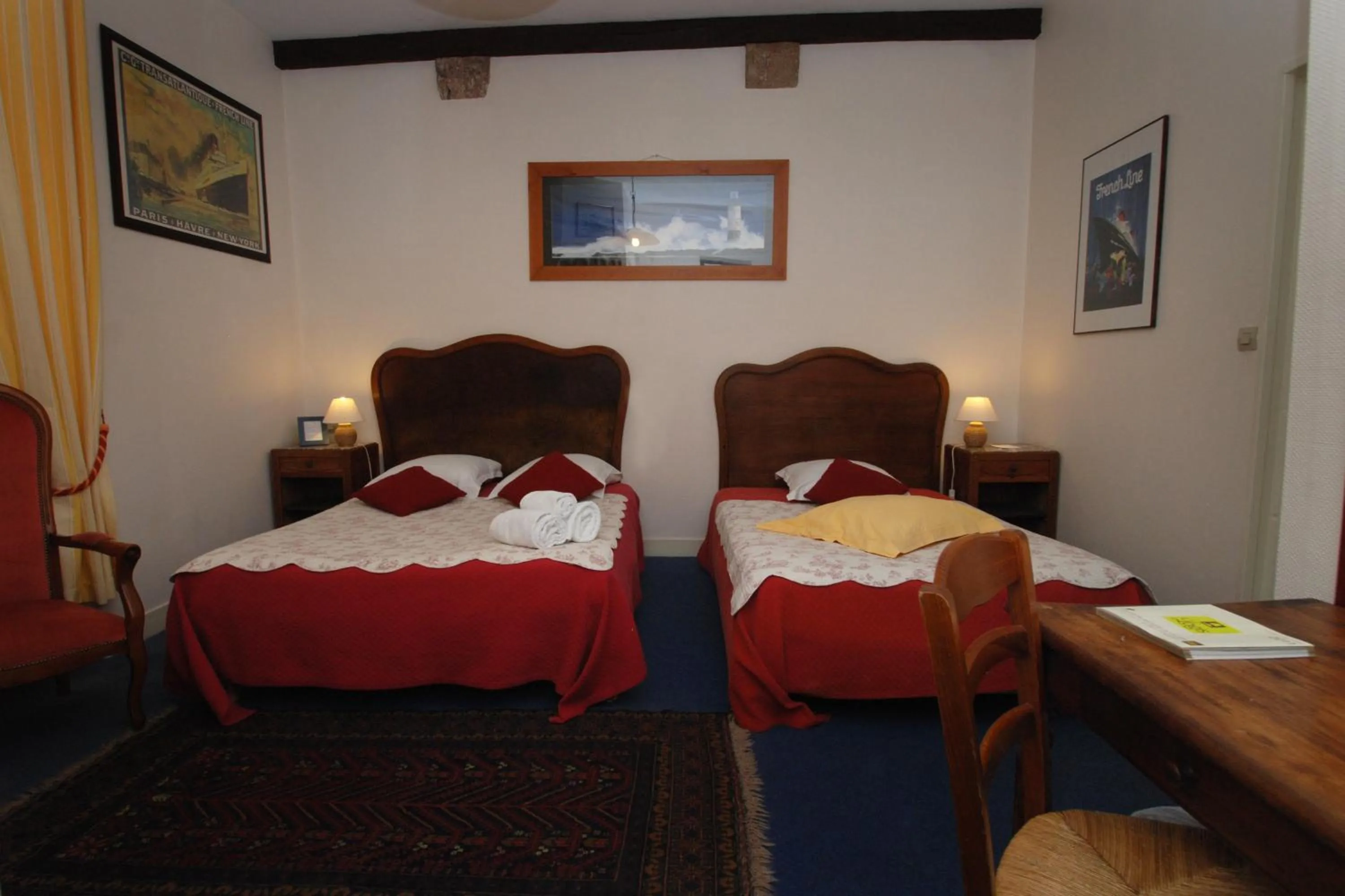 Bed in Logis Cote Loire - Auberge Ligerienne