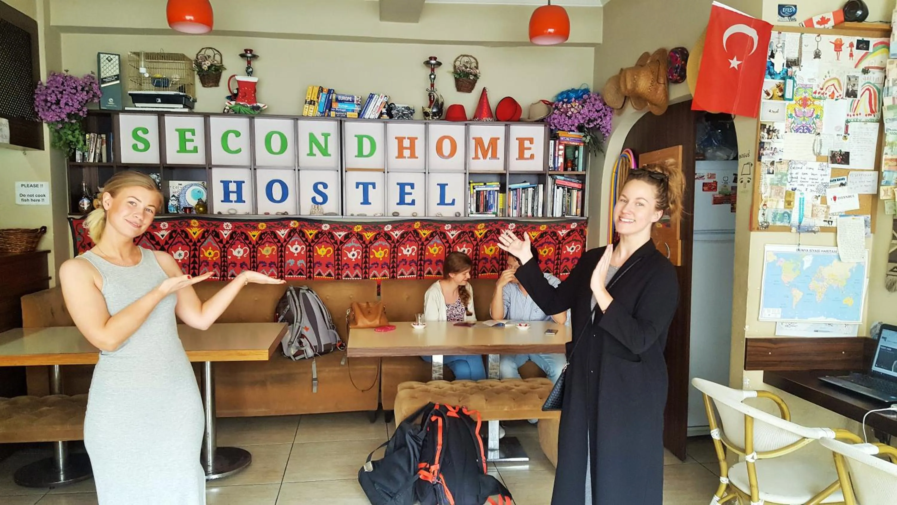 Restaurant/places to eat in Second Home Hostel