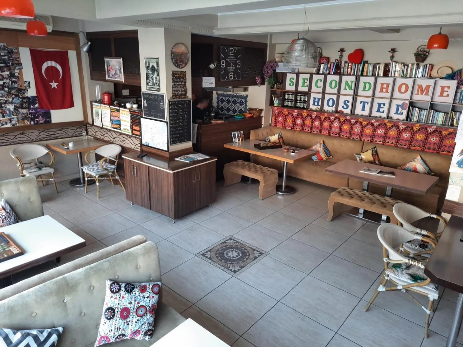 Kitchen or kitchenette in Second Home Hostel