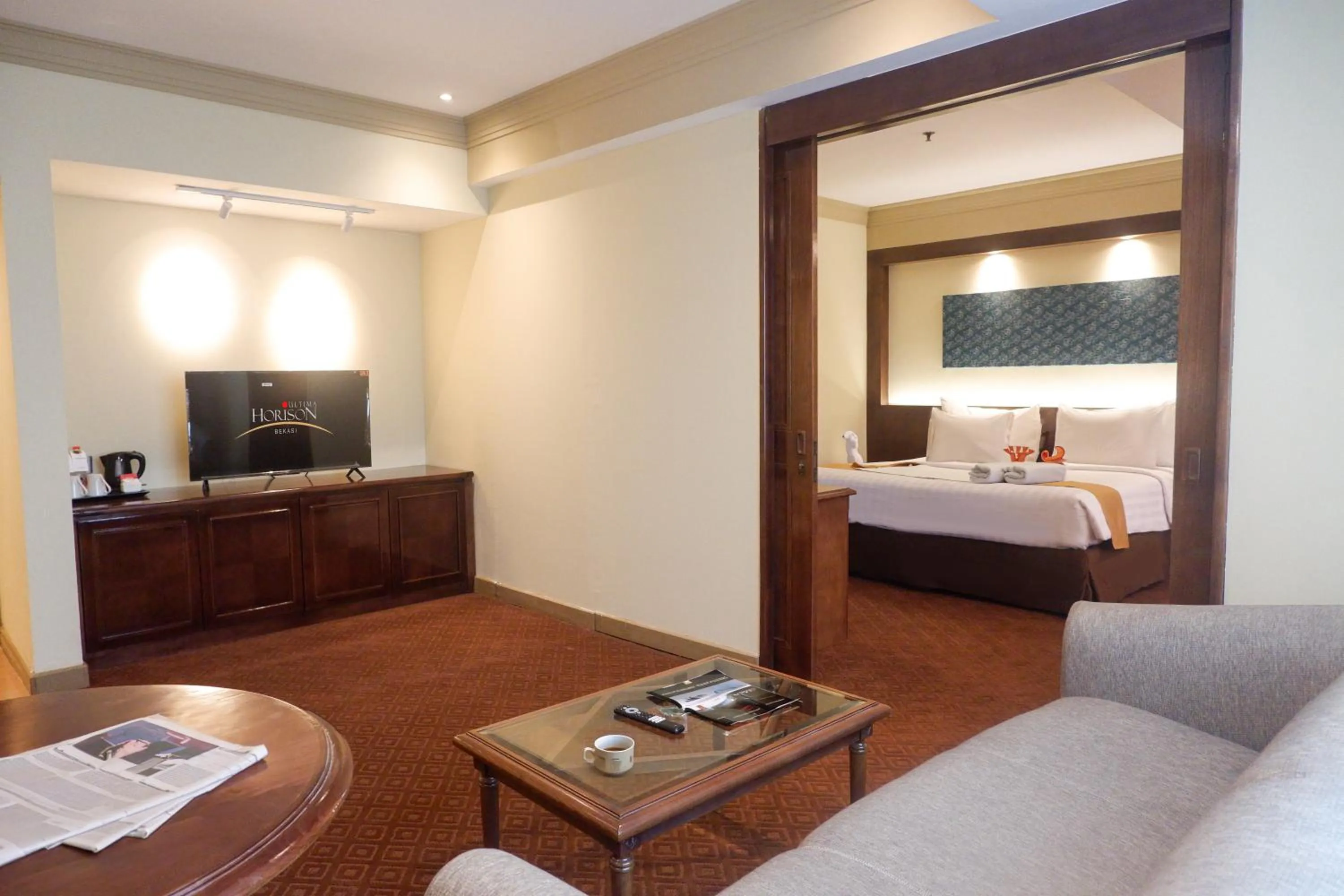 Living room, Bed in Hotel Horison Ultima Bekasi