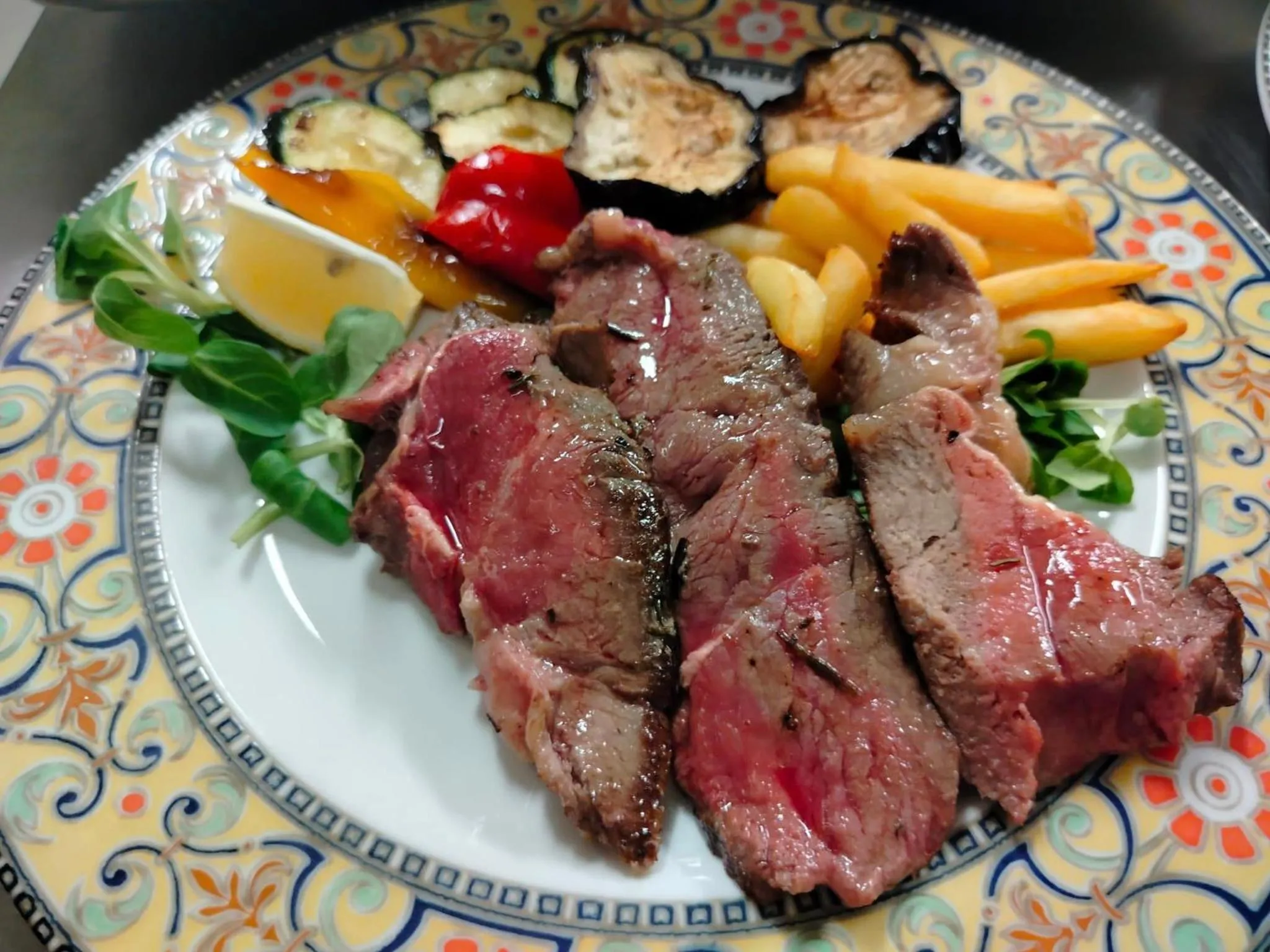 Restaurant/places to eat in Hotel Sporting