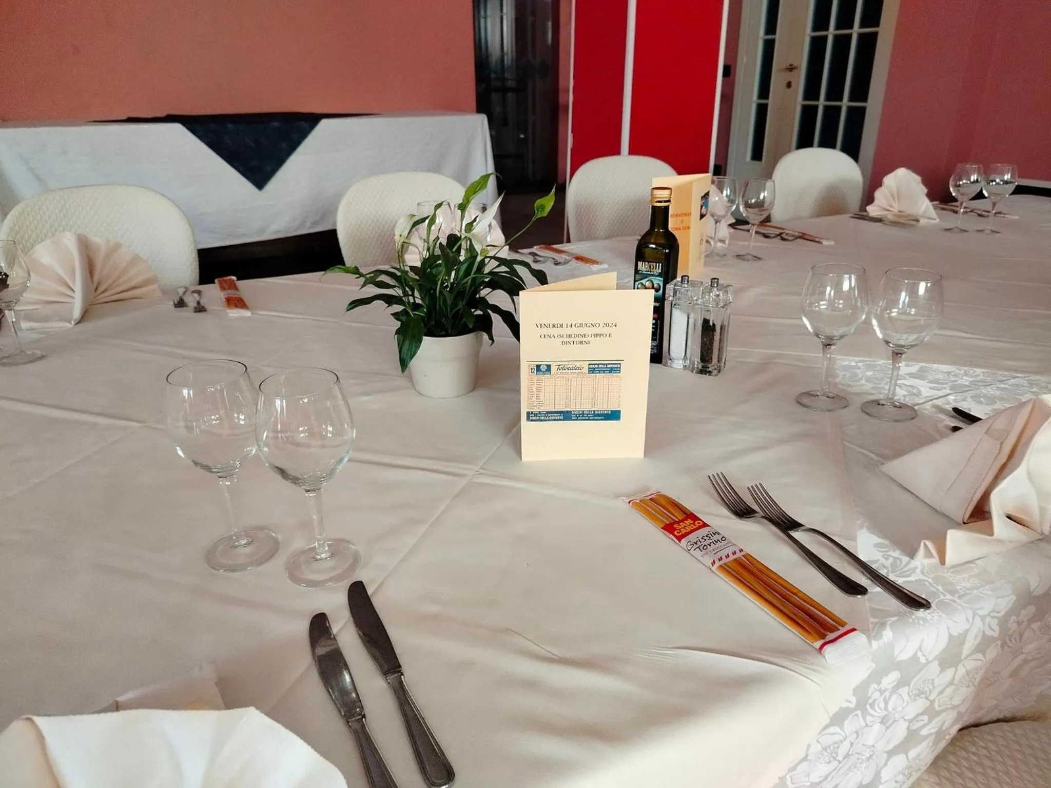 Restaurant/places to eat in Hotel Sporting