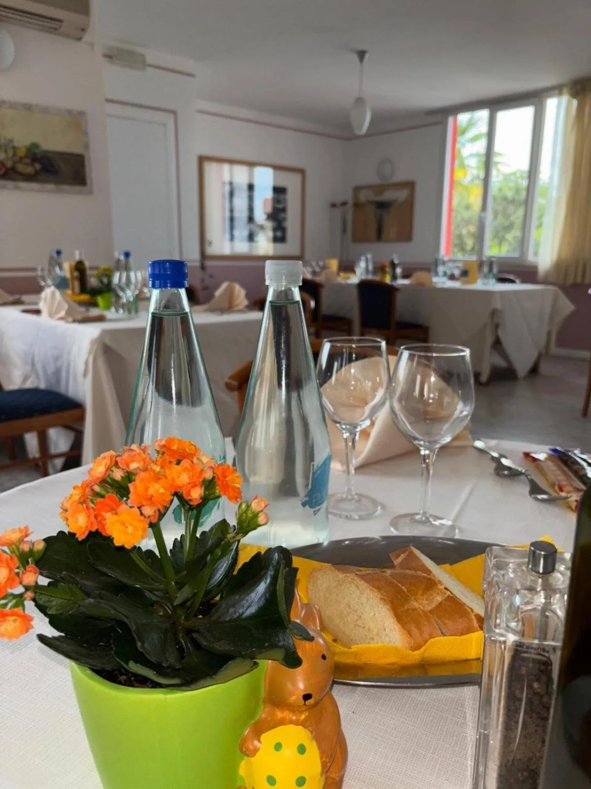 Restaurant/places to eat in Hotel Sporting