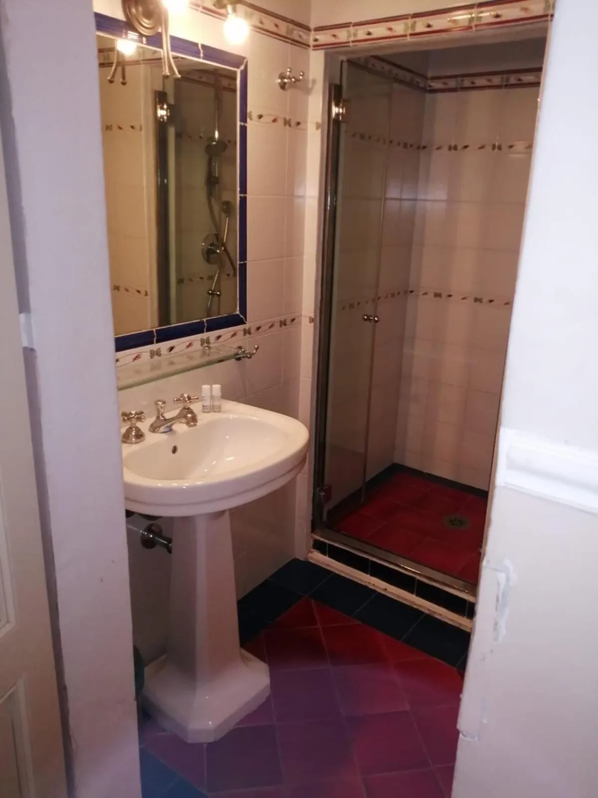 Shower in Villa Ape Rosa Relais