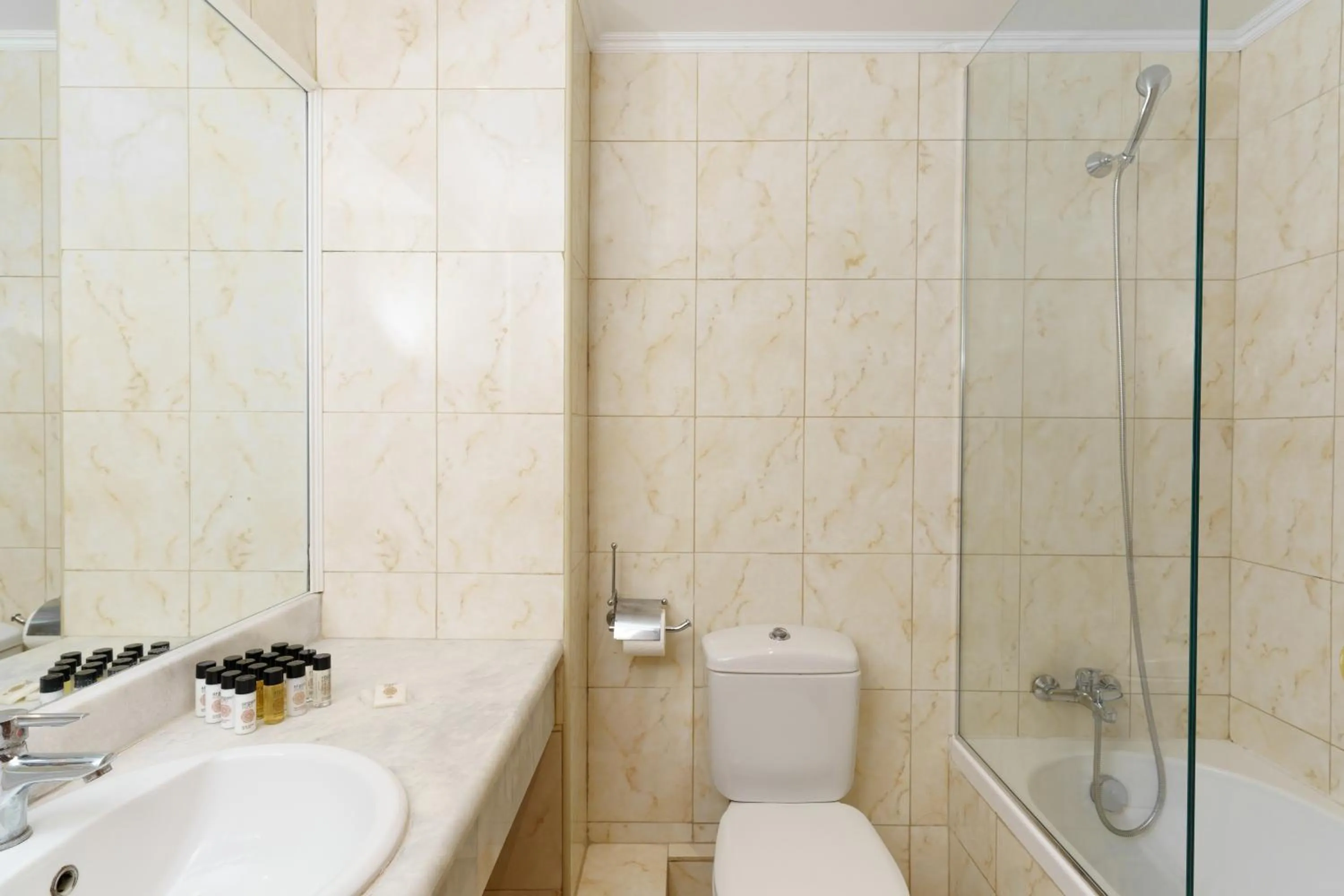 Bathroom in Ariti Grand Hotel