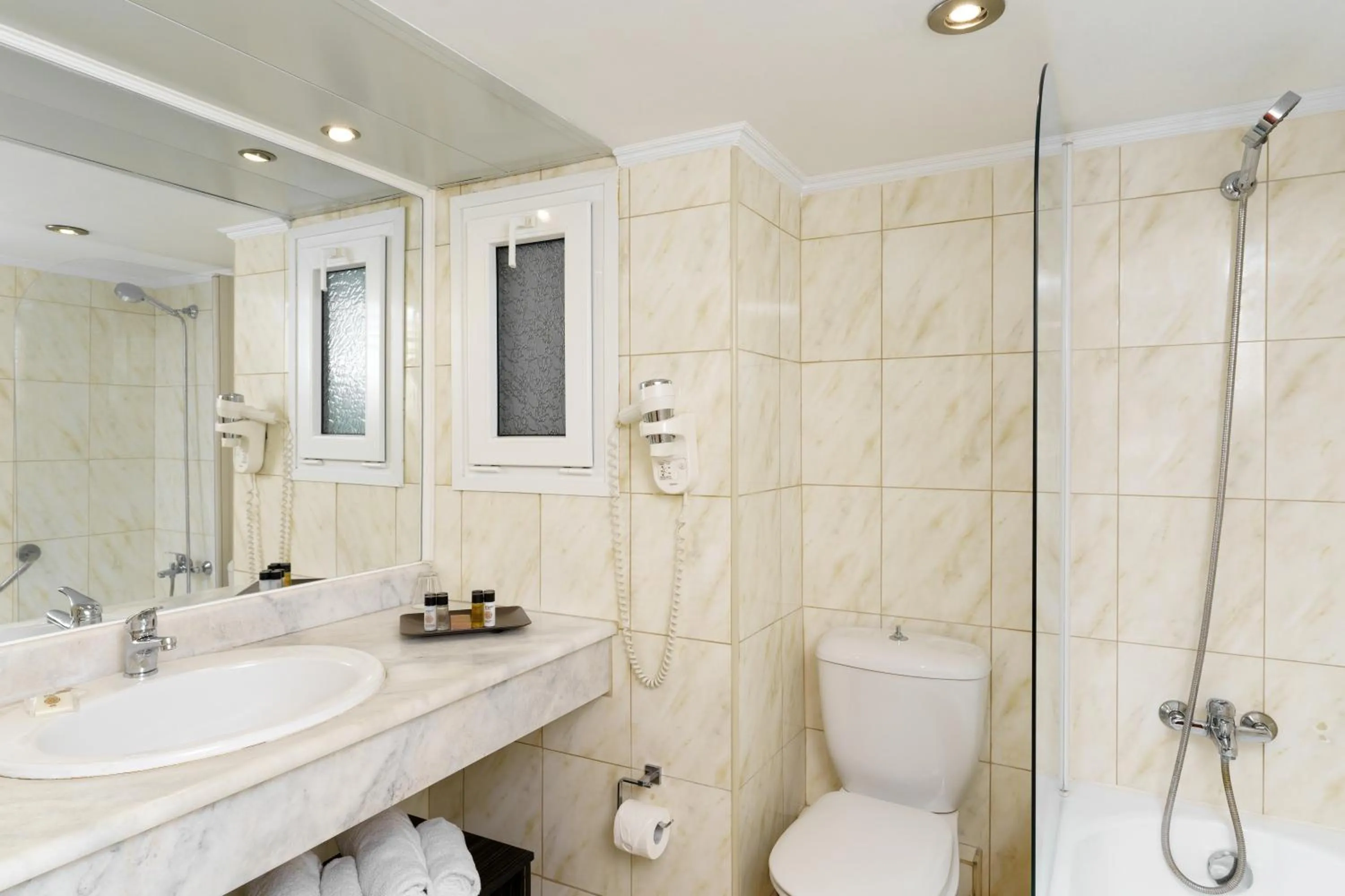 Bathroom in Ariti Grand Hotel