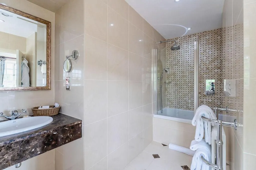 Bathroom in Greywalls Hotel & Chez Roux