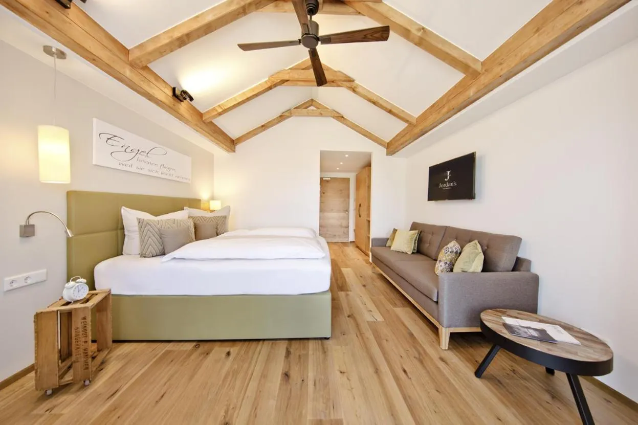 Photo of the whole room, Bed in Jordan's Untermühle