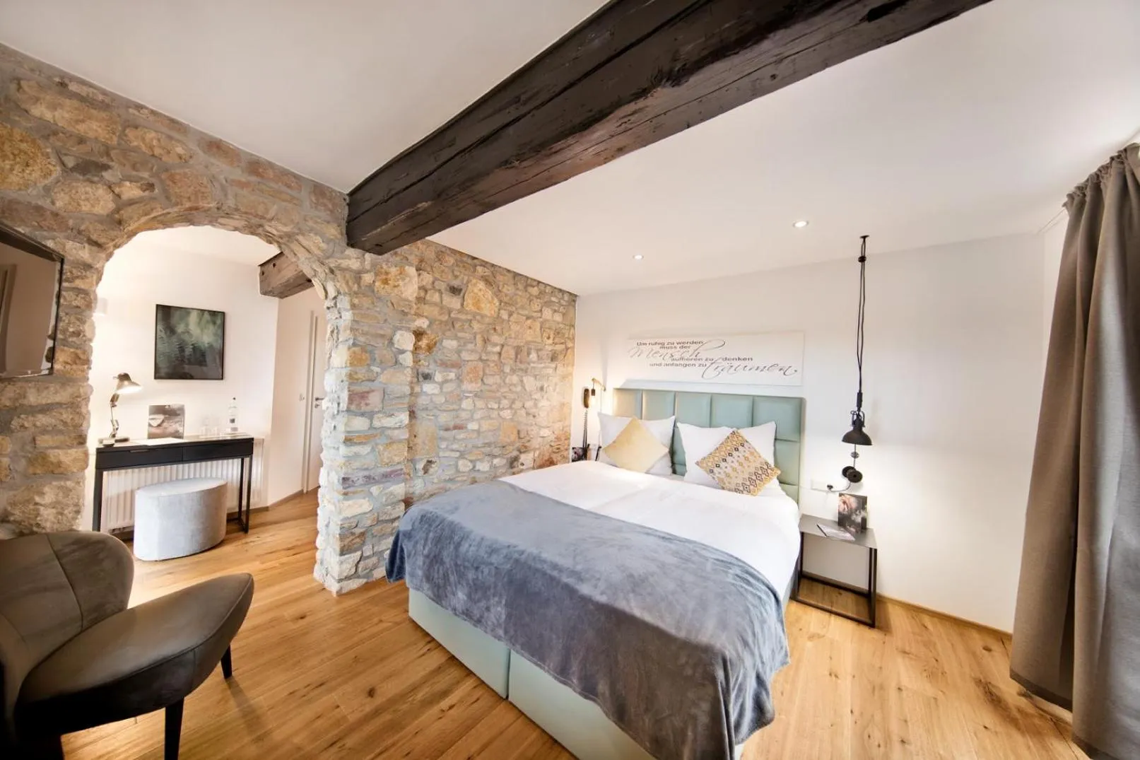 Photo of the whole room, Bed in Jordan's Untermühle