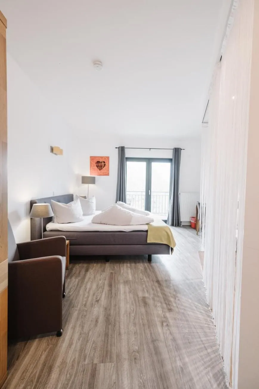 Bedroom, Bed in Jordan's Untermühle