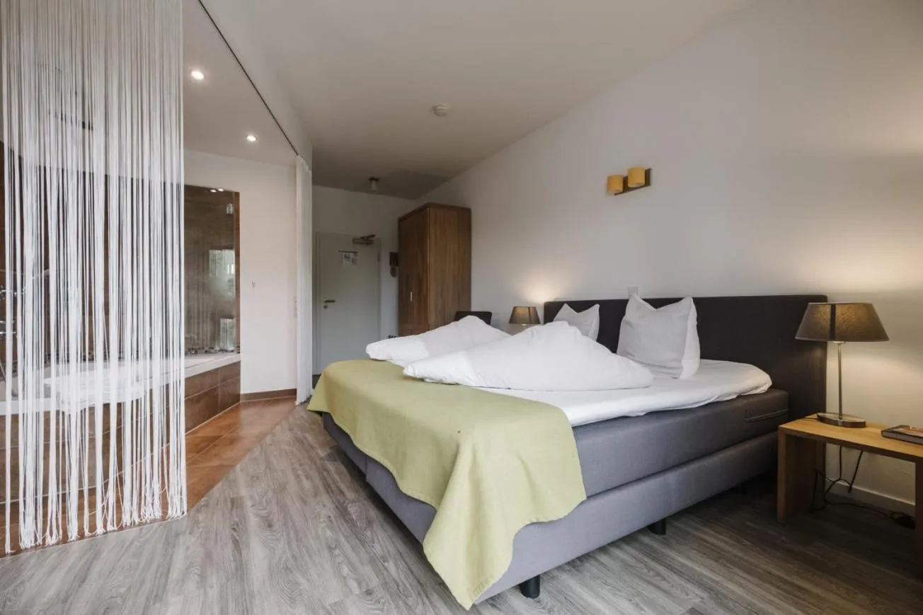 Bathroom, Bed in Jordan's Untermühle