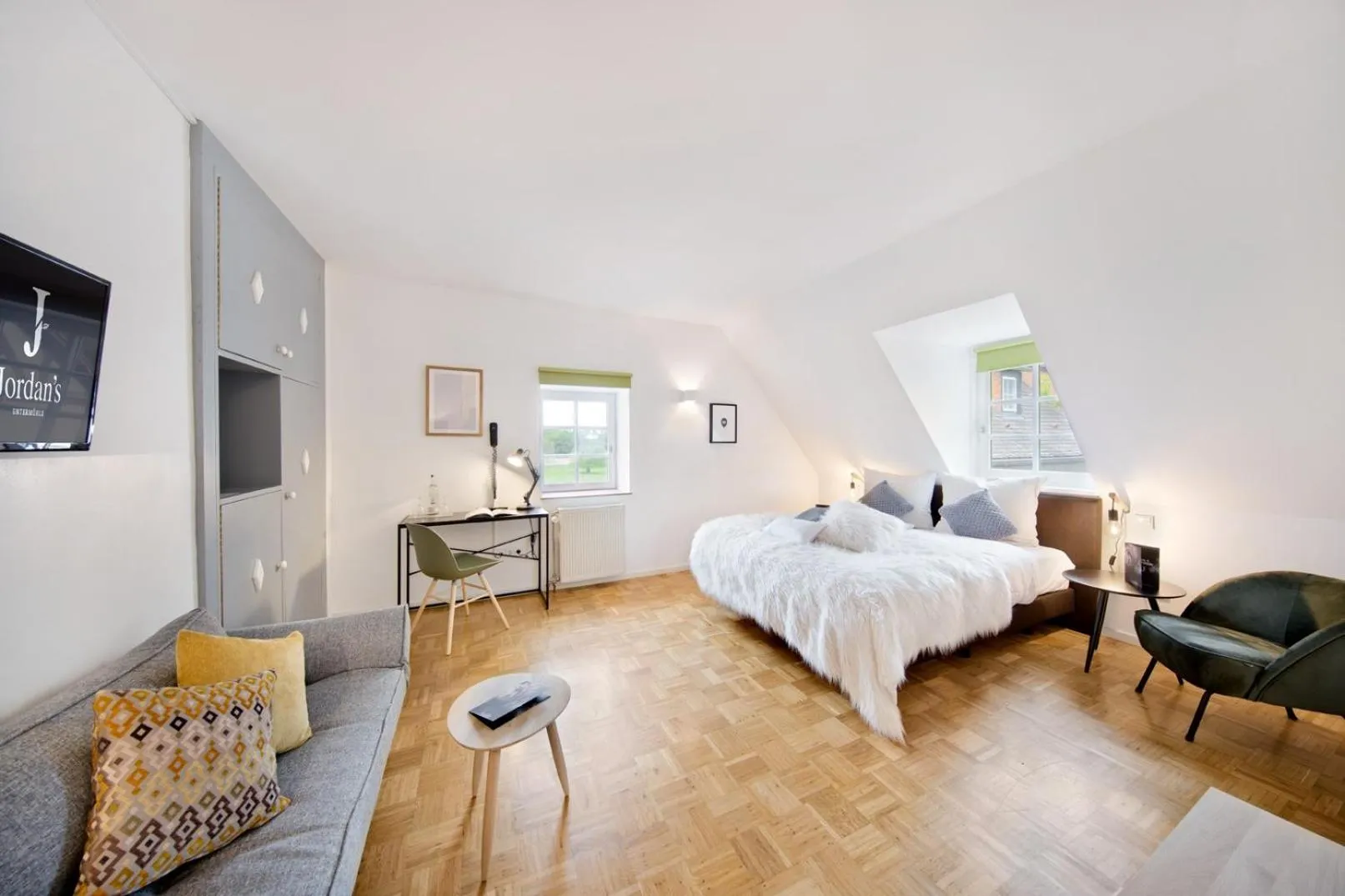 Photo of the whole room, Bed in Jordan's Untermühle