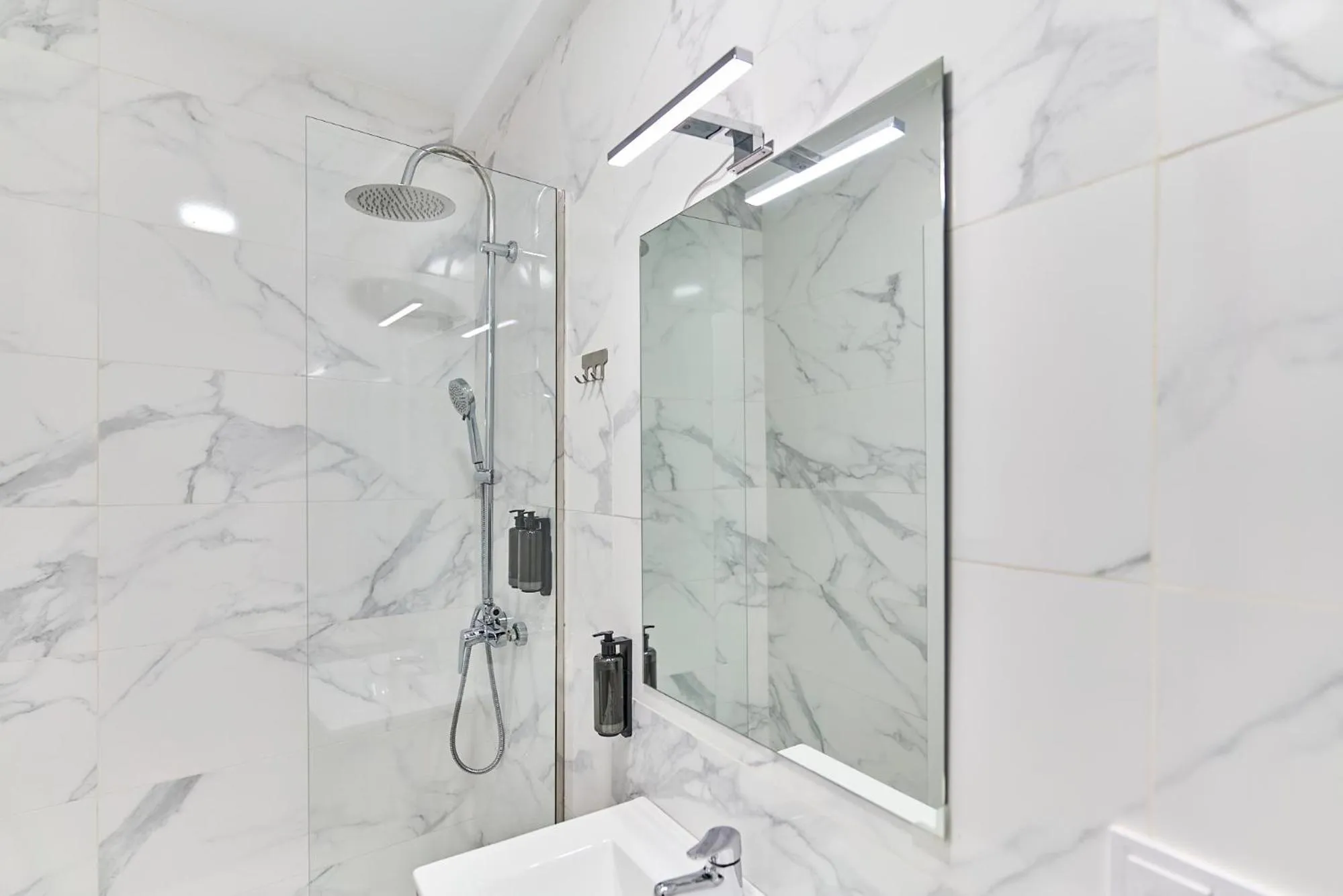 Shower in Hostal Carmen by gaiarooms