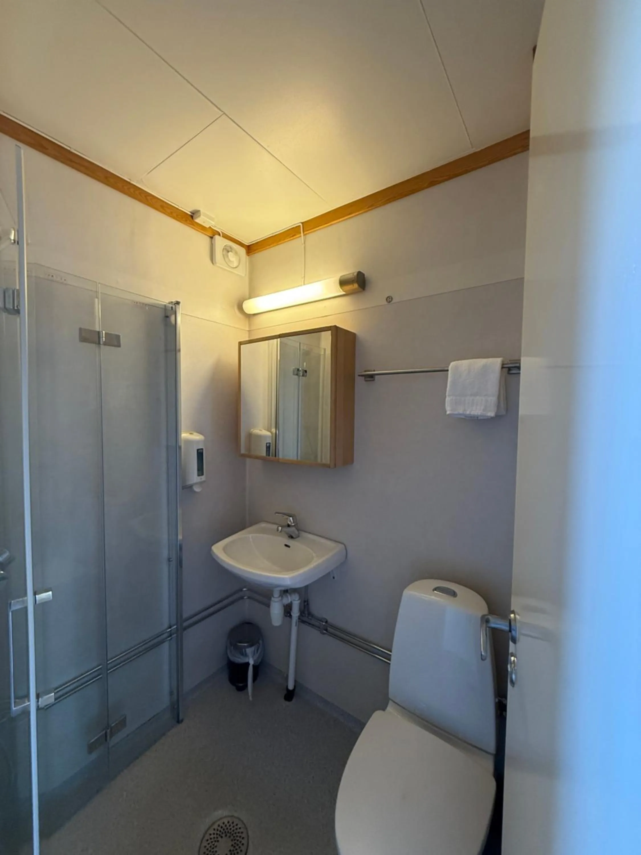 Shower in Sandmoen Bed & Breakfast, Free Parking