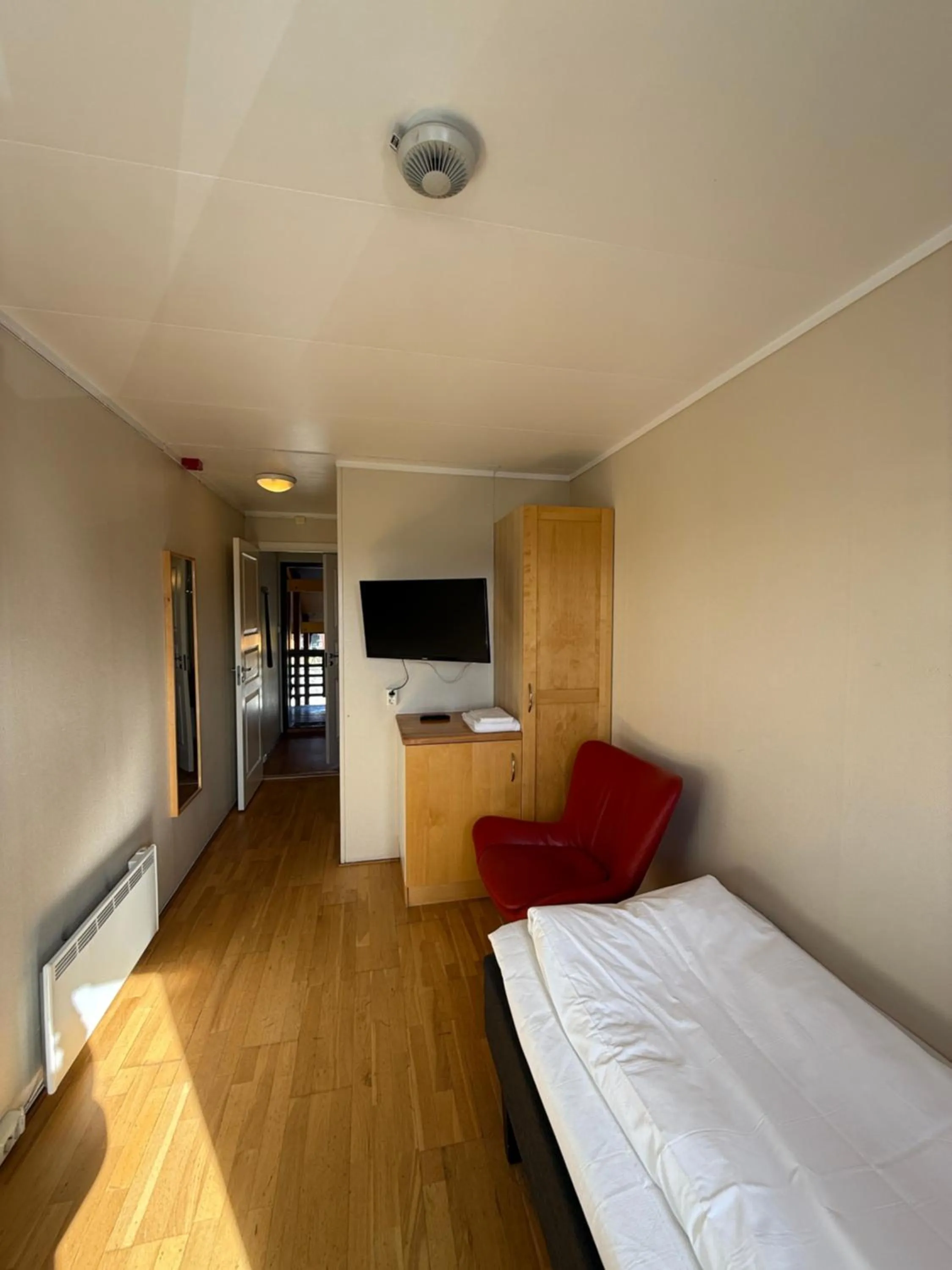 Facade/entrance, Bed in Sandmoen Bed & Breakfast, Free Parking