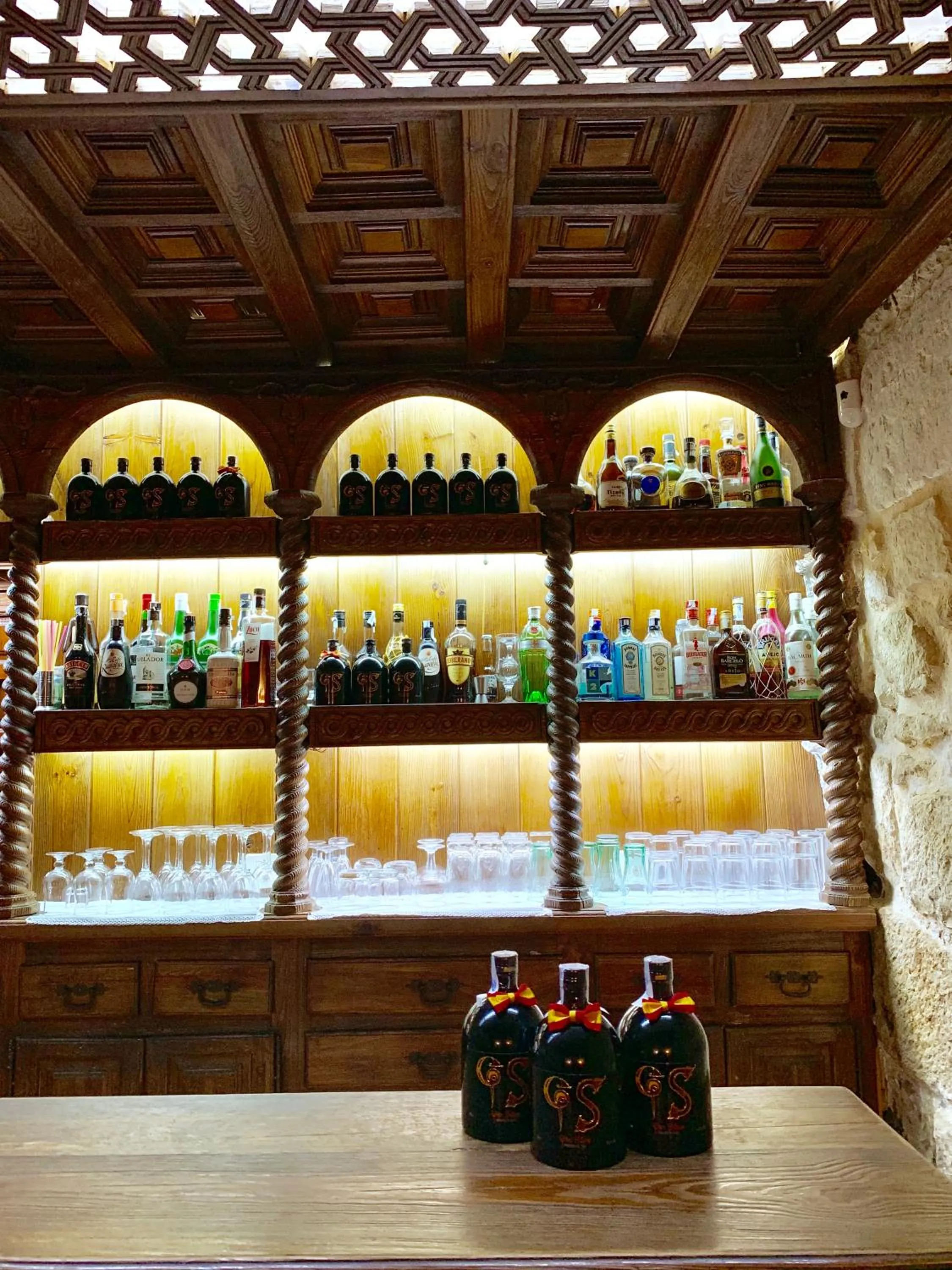 Alcoholic drinks in Hotel Tres Coronas de Silos