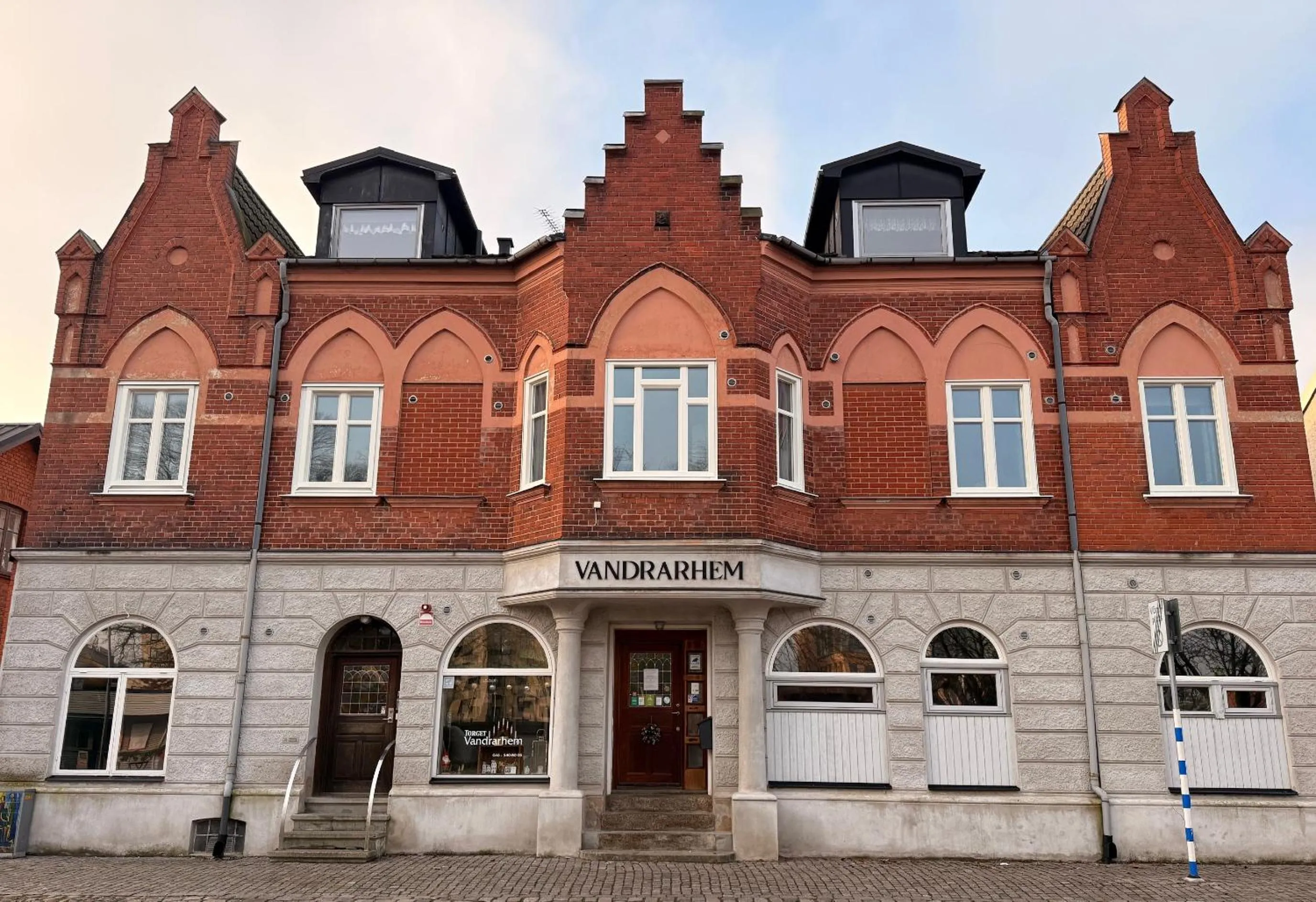 Facade/entrance in Torget Vandrarhem