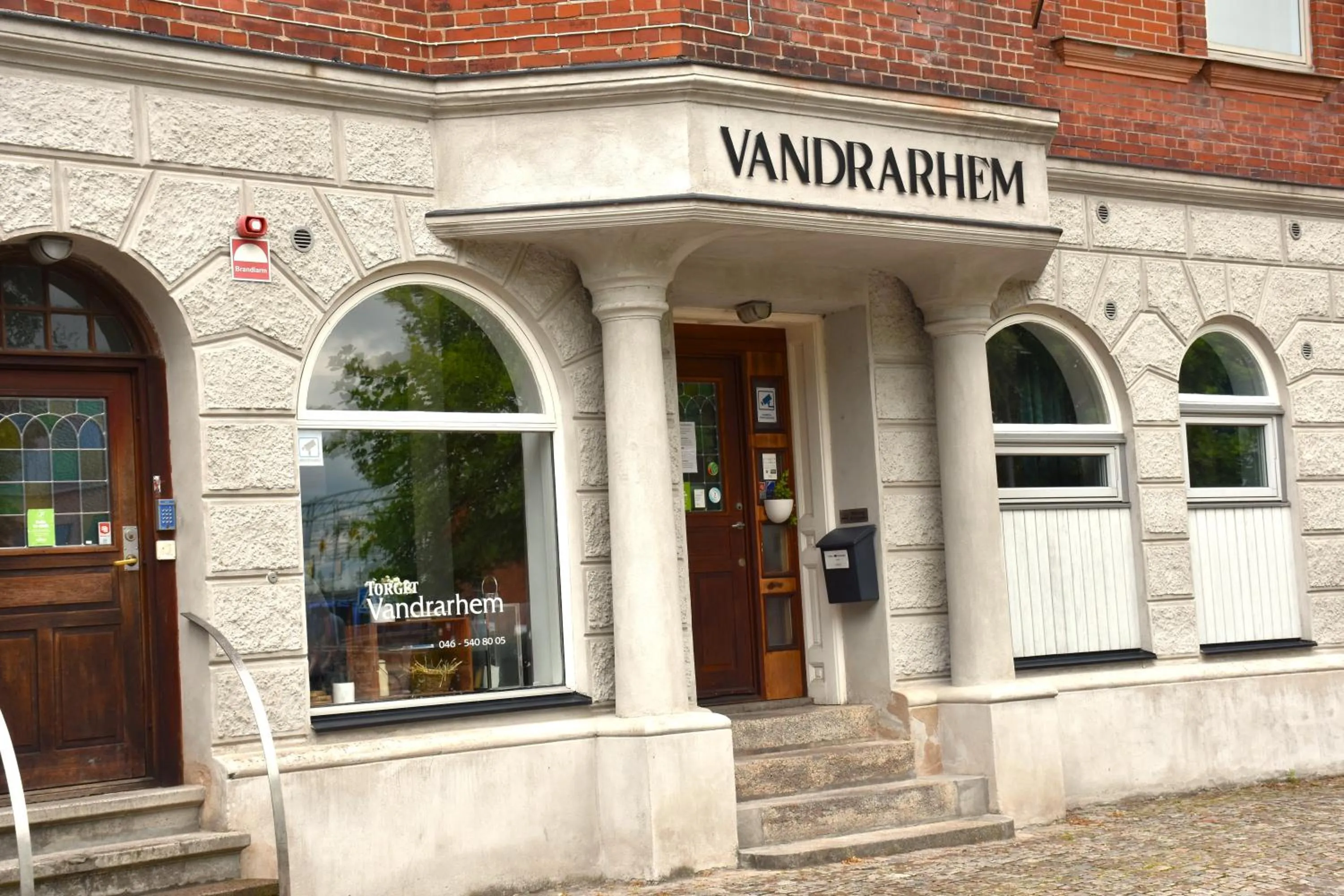 Facade/entrance in Torget Vandrarhem