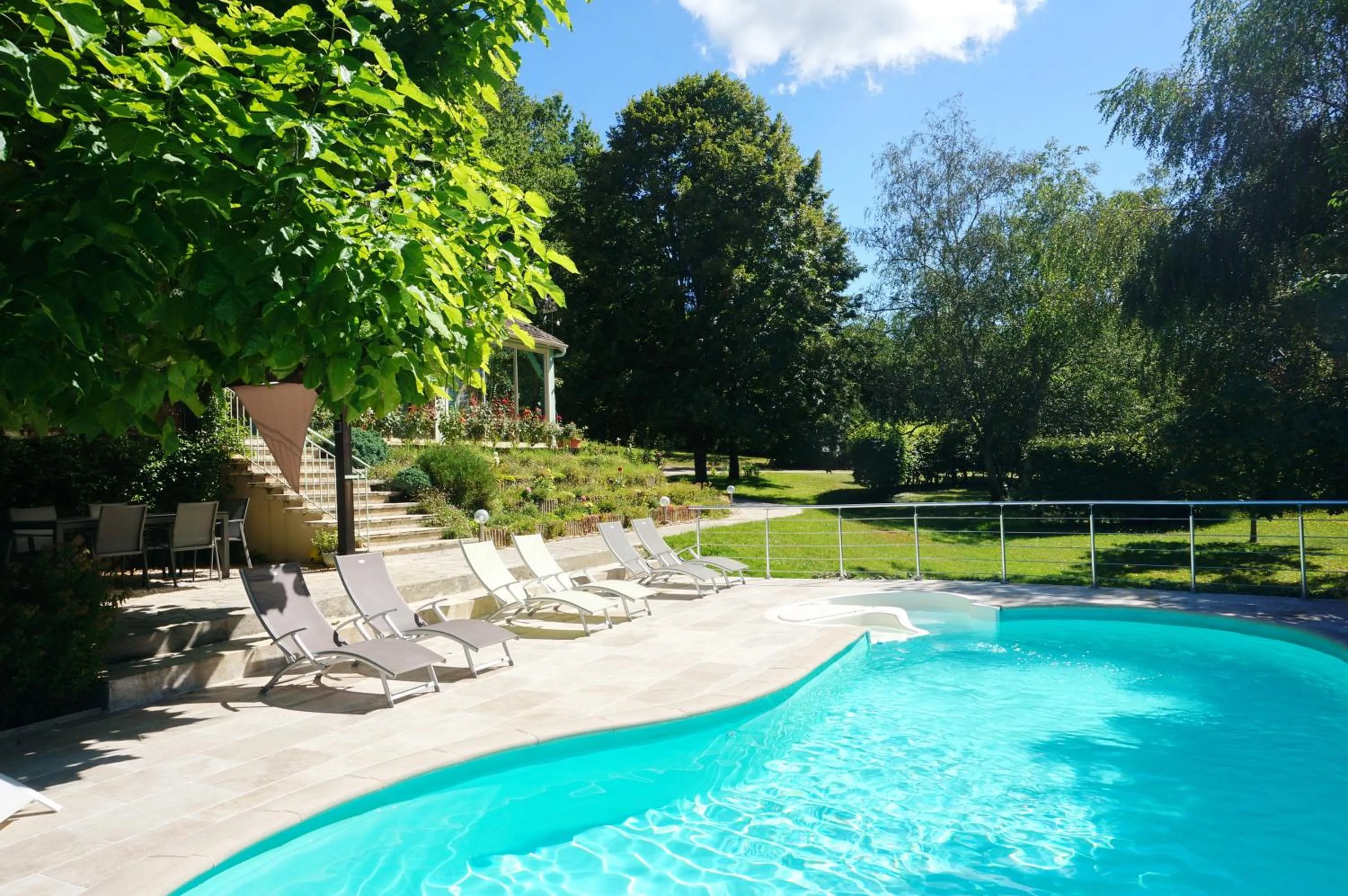 Swimming pool in Les Feuillantines Perigord Noir