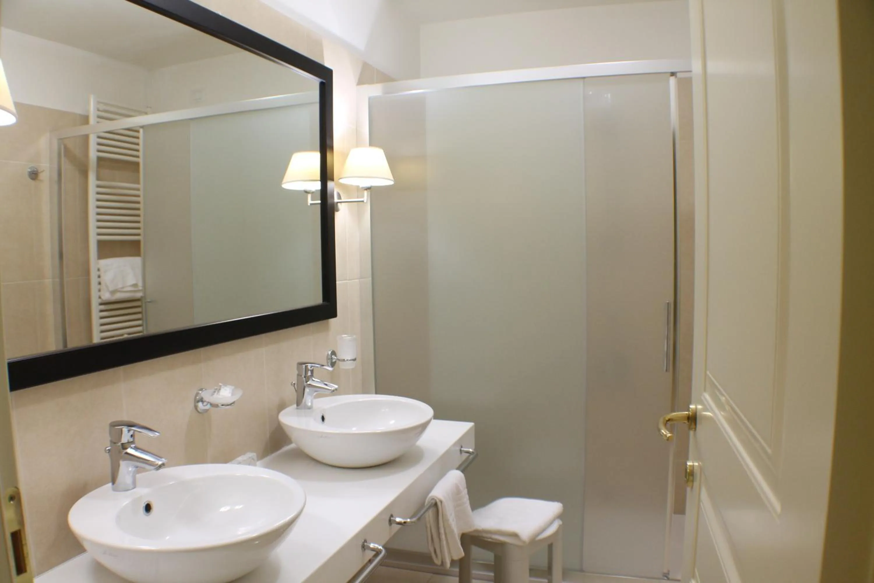 Shower in Il Parco Sul Mare Resort & SPA