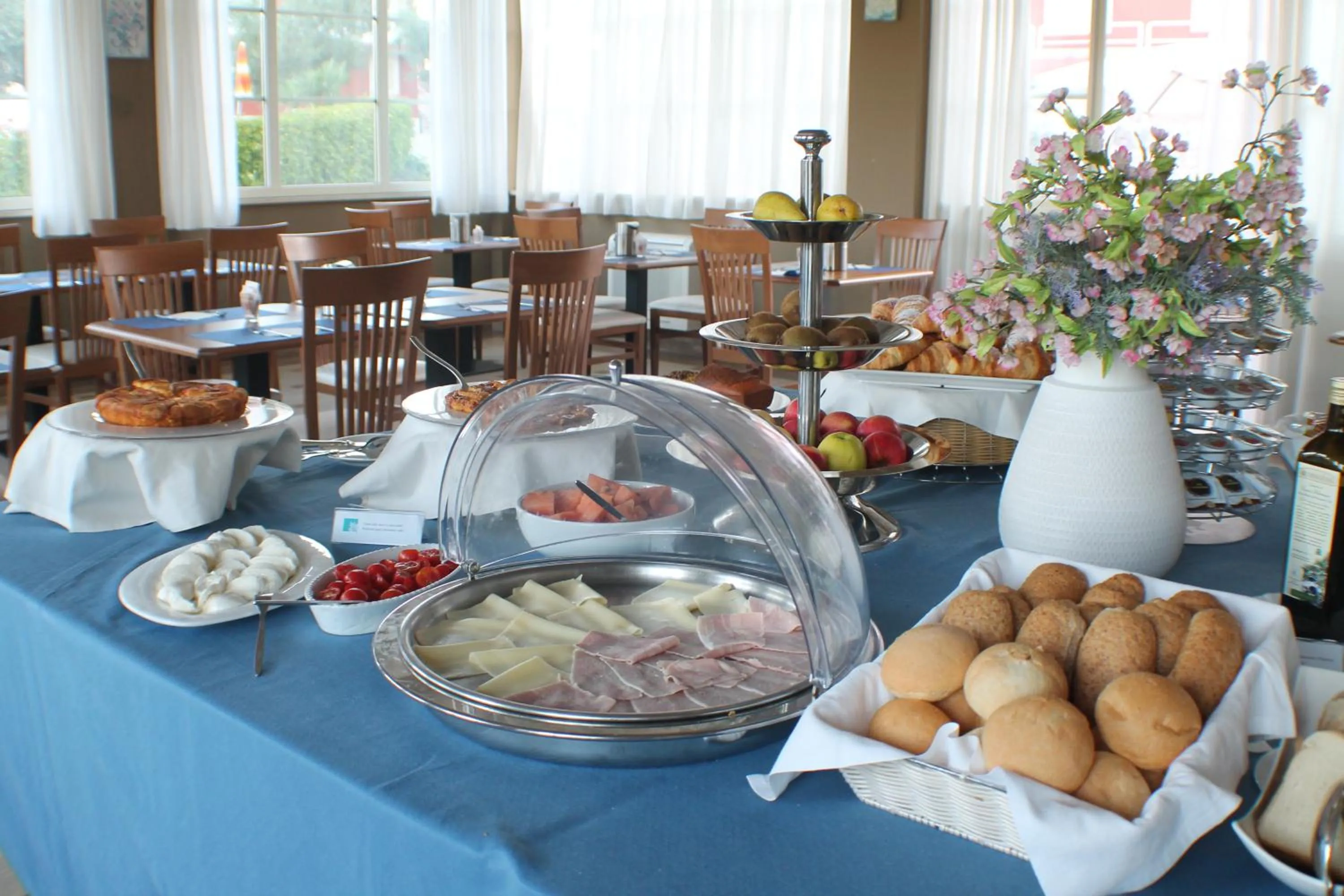 Continental breakfast in Il Parco Sul Mare Resort & SPA