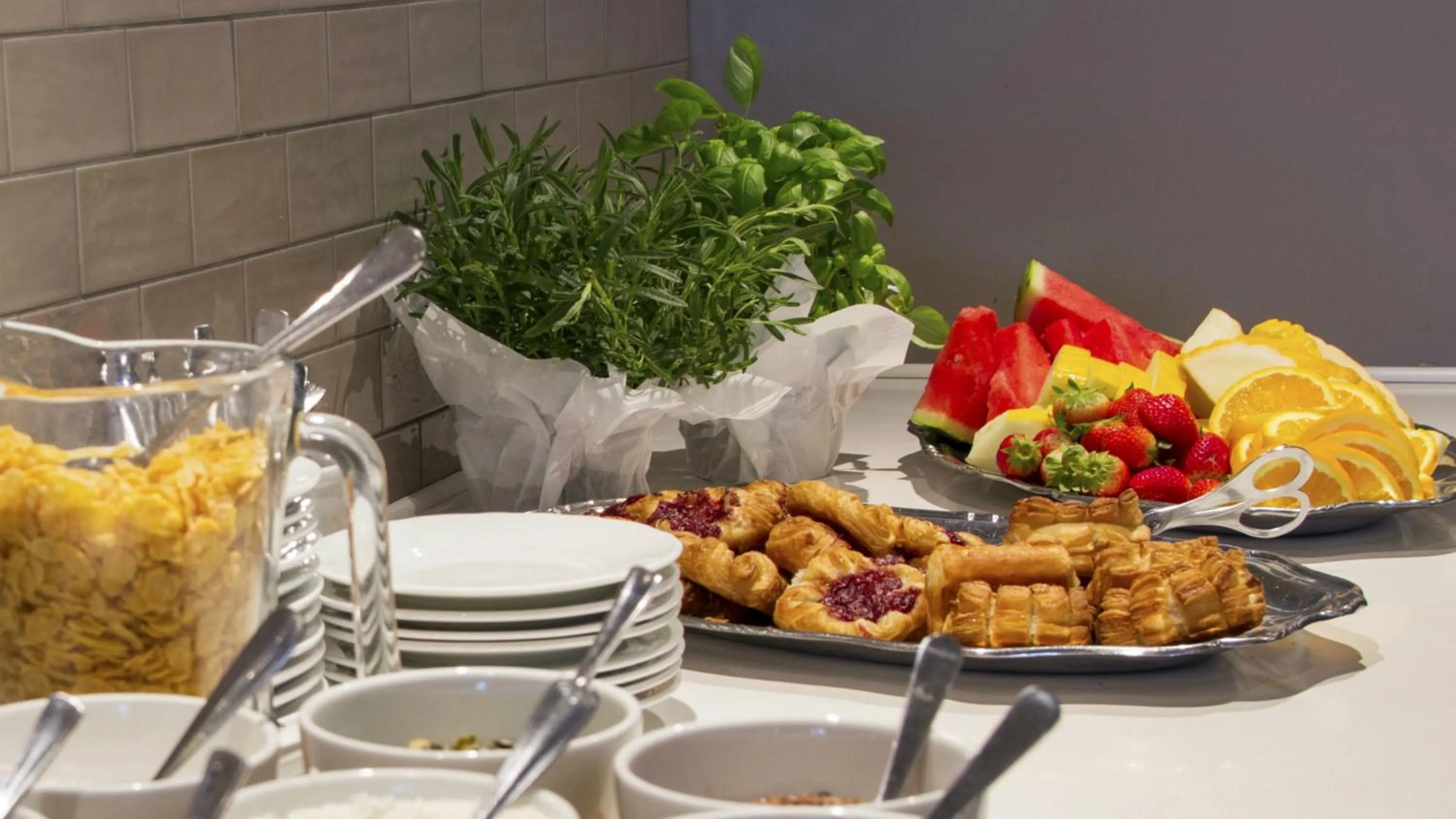 Buffet breakfast in Thon Partner Hotel Horten