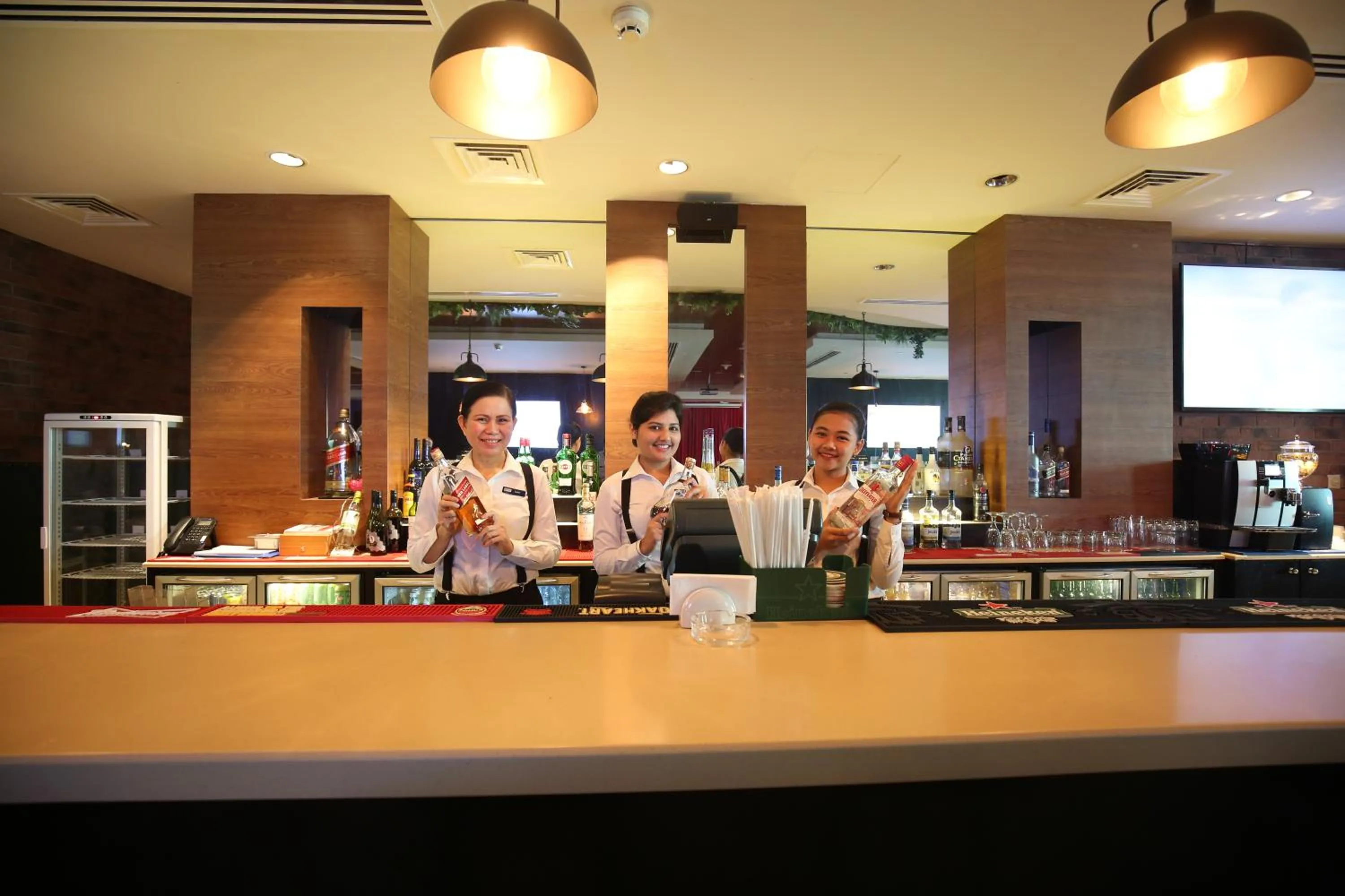 Lounge or bar in Holiday Inn Express Dubai Airport by IHG