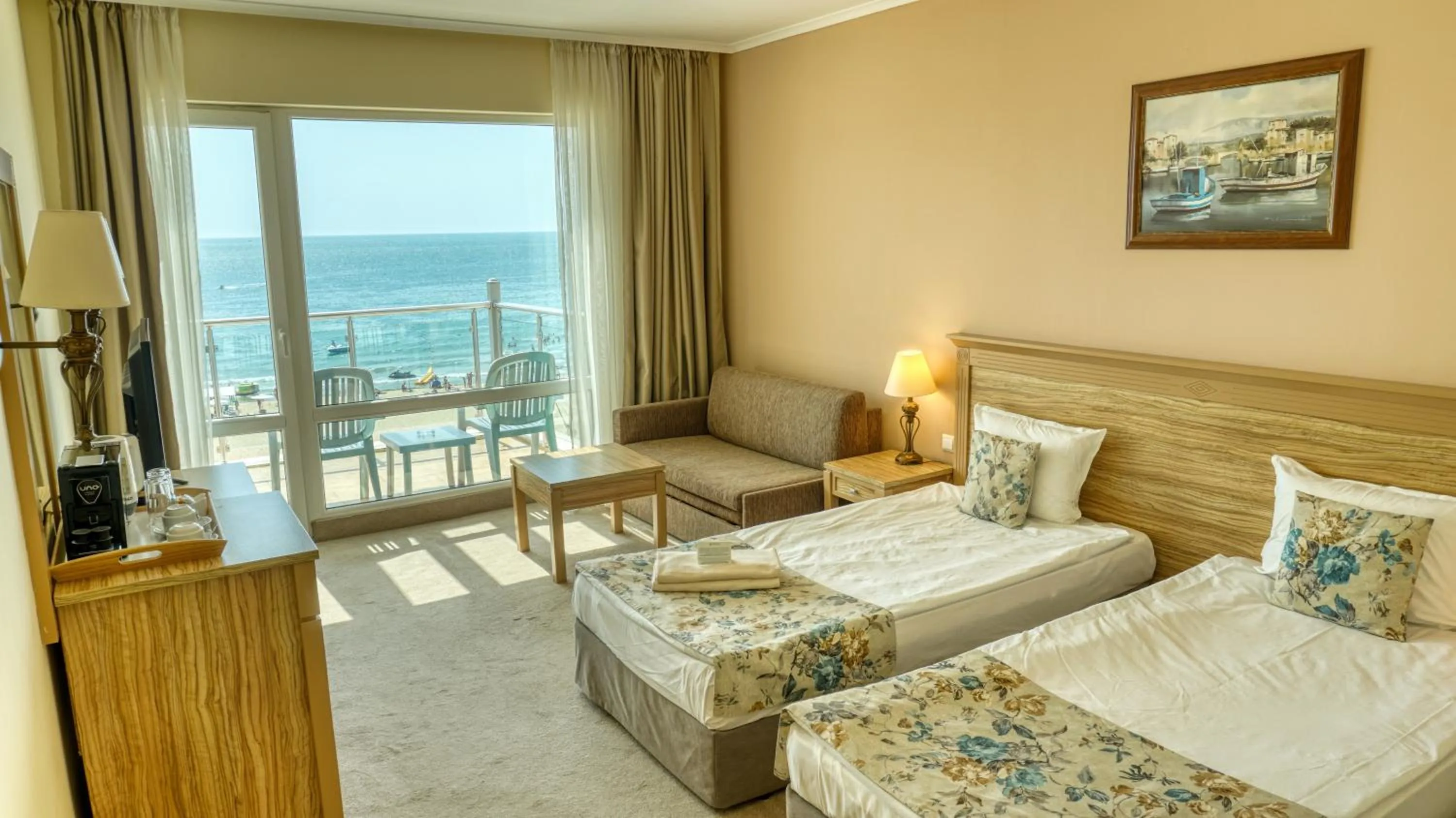 Photo of the whole room, Bed in DIT Evrika Beach Club Hotel - All Inclusive