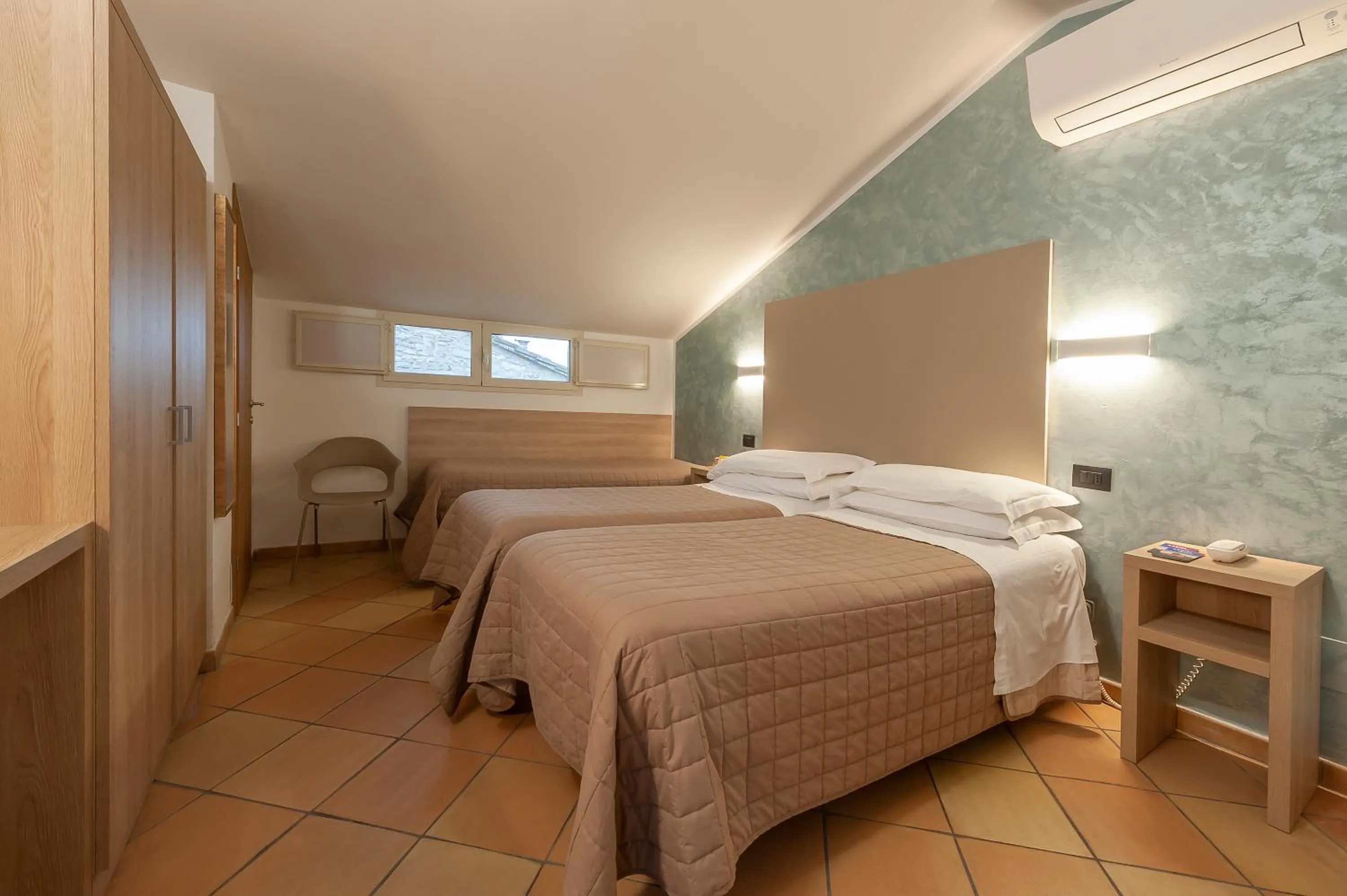 Bedroom, Bed in Hotel Sole