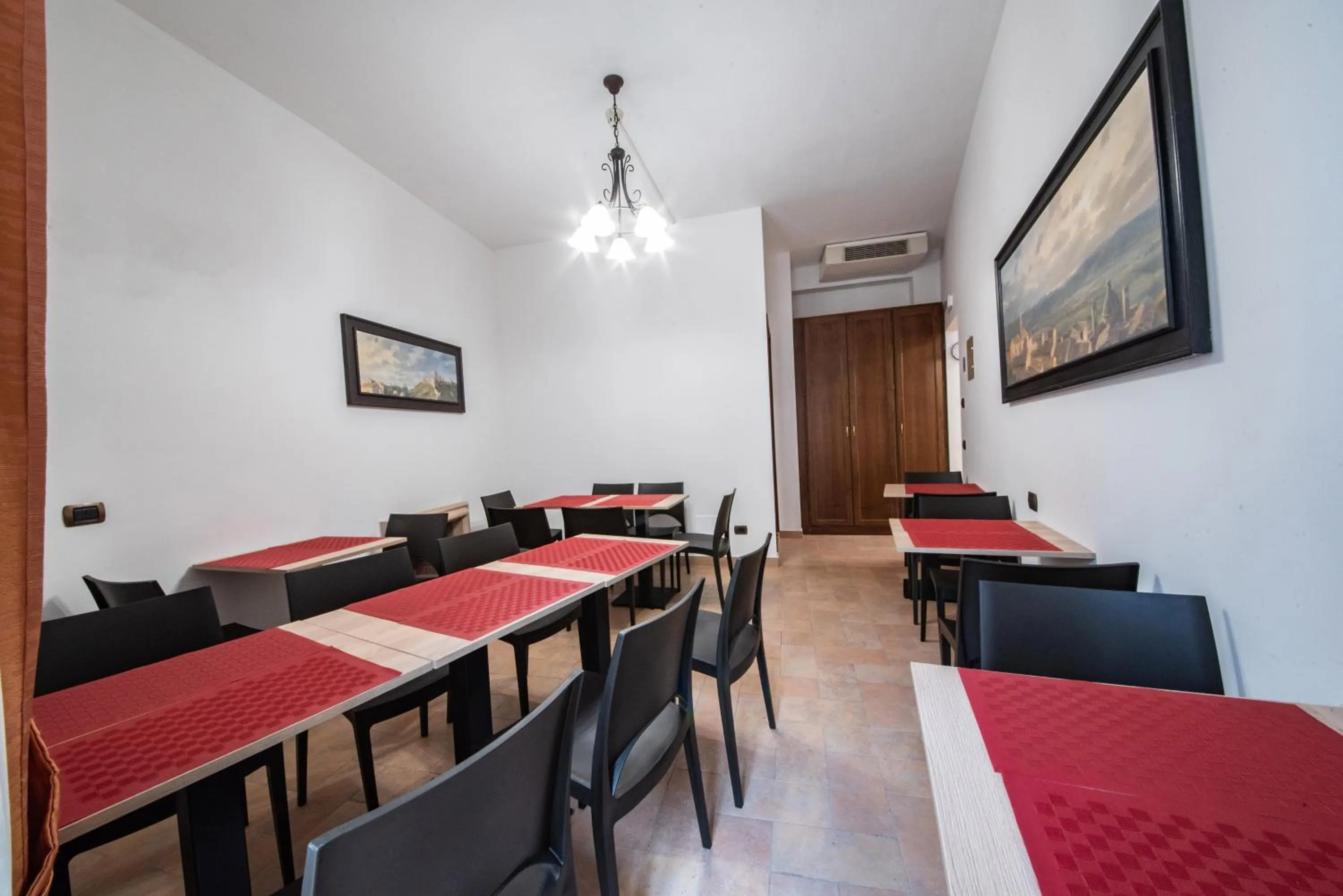 Communal lounge/ TV room in Hotel Sole