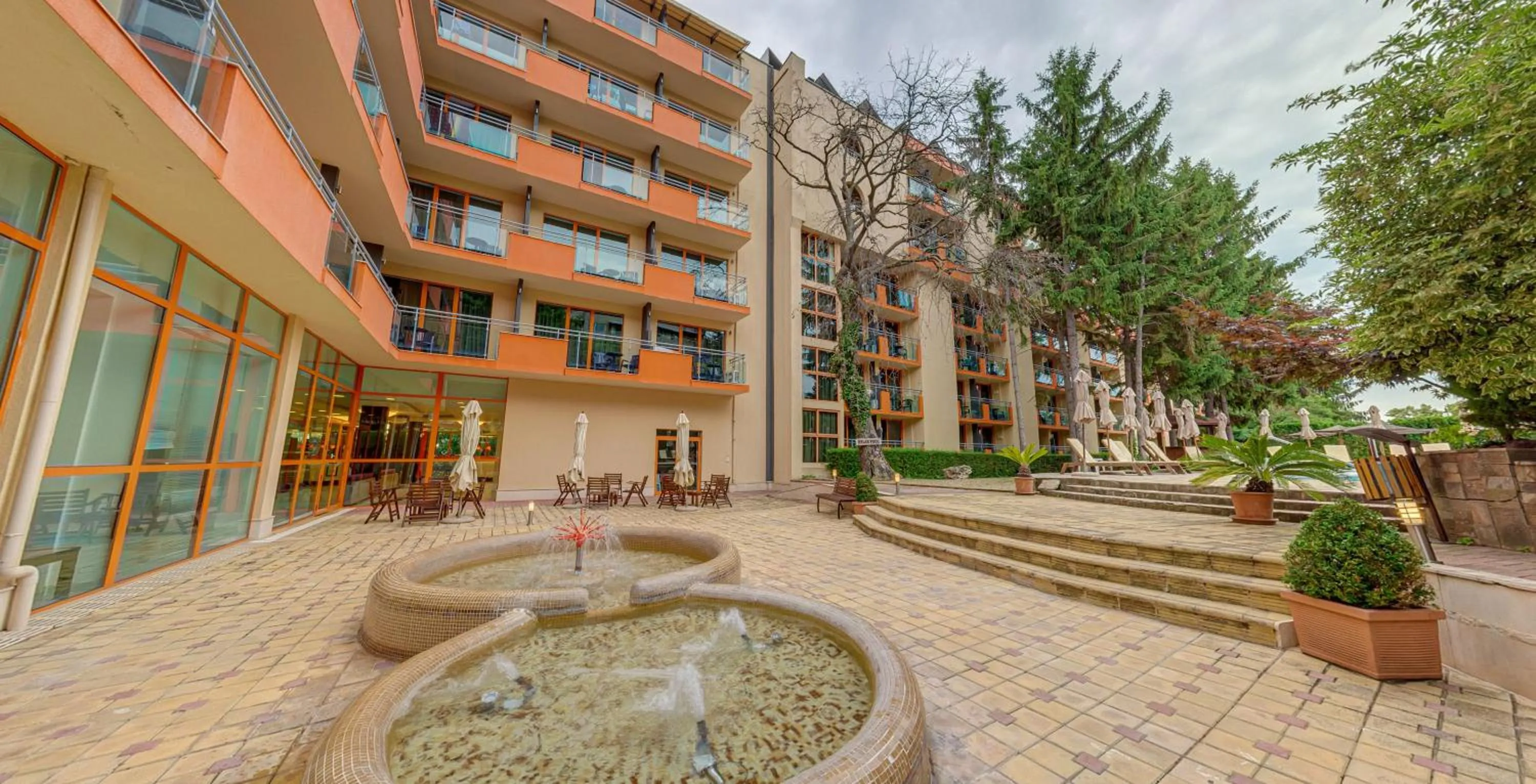 Patio in Hotel Sunrise Golden Sands