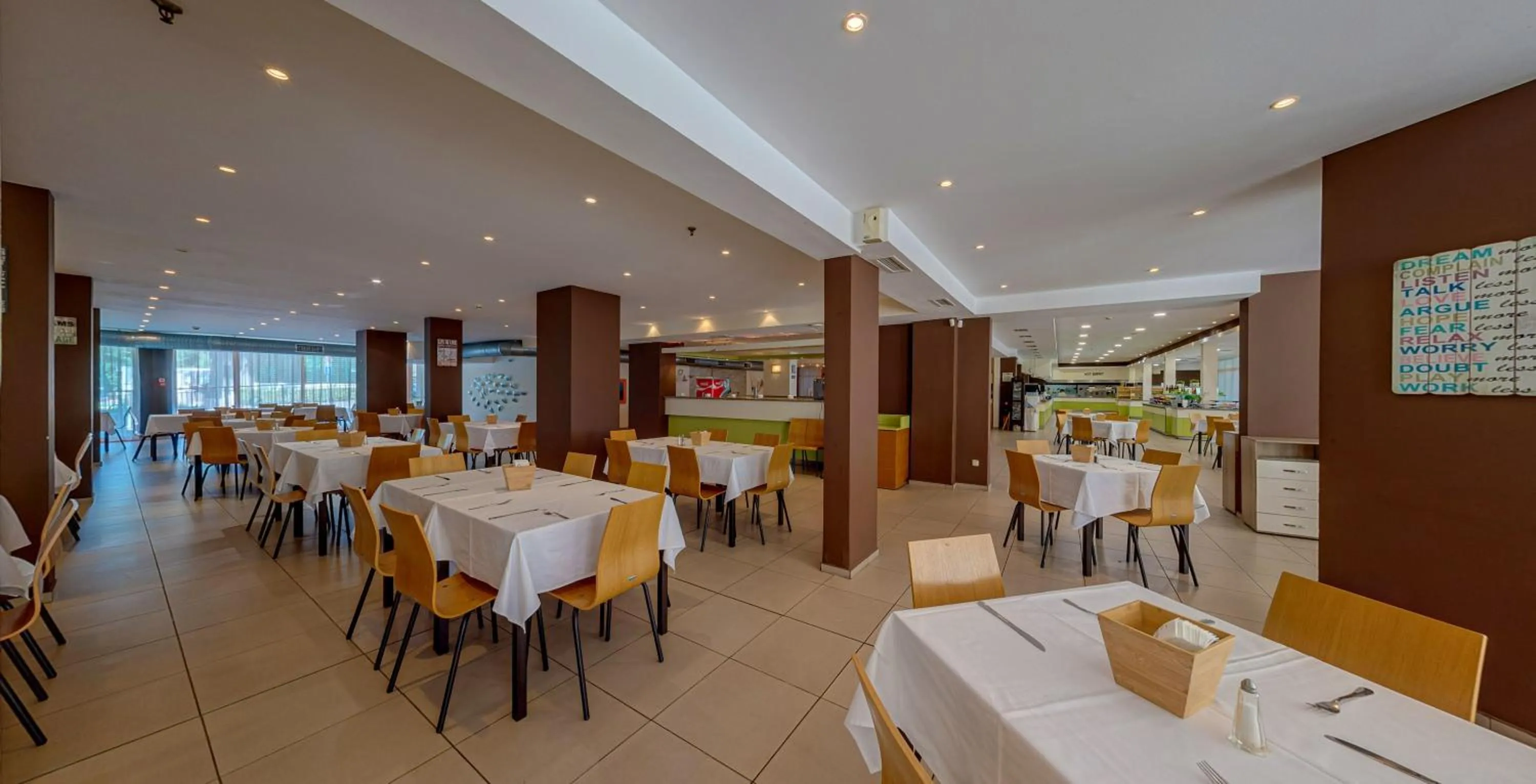 Restaurant/places to eat in Hotel Sunrise Golden Sands
