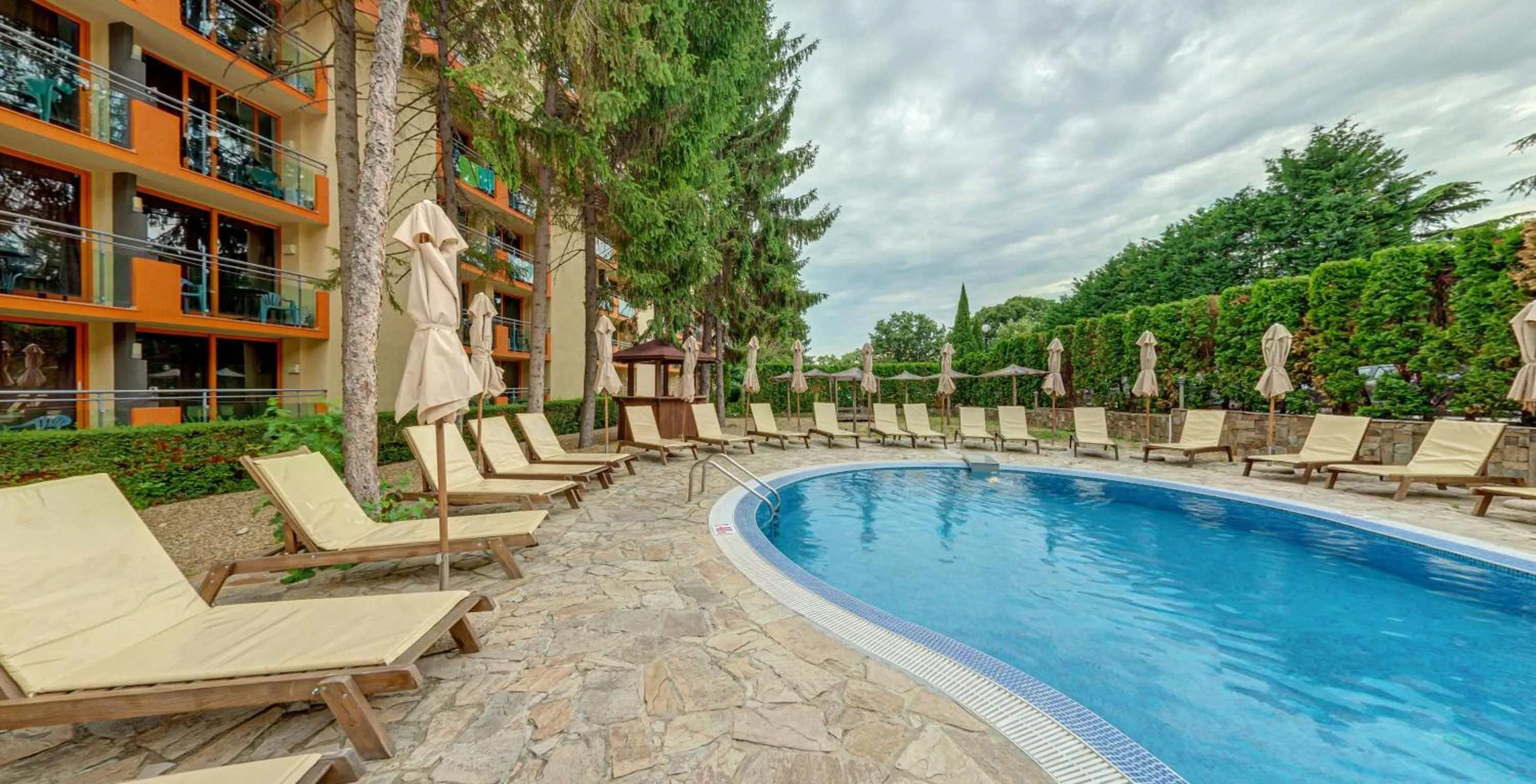 Swimming pool in Hotel Sunrise Golden Sands