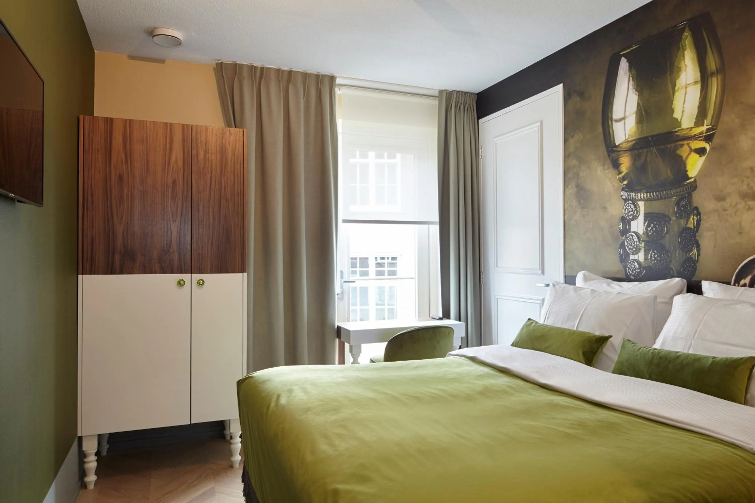 Photo of the whole room, Bed in The Muse Amsterdam - Boutique Hotel