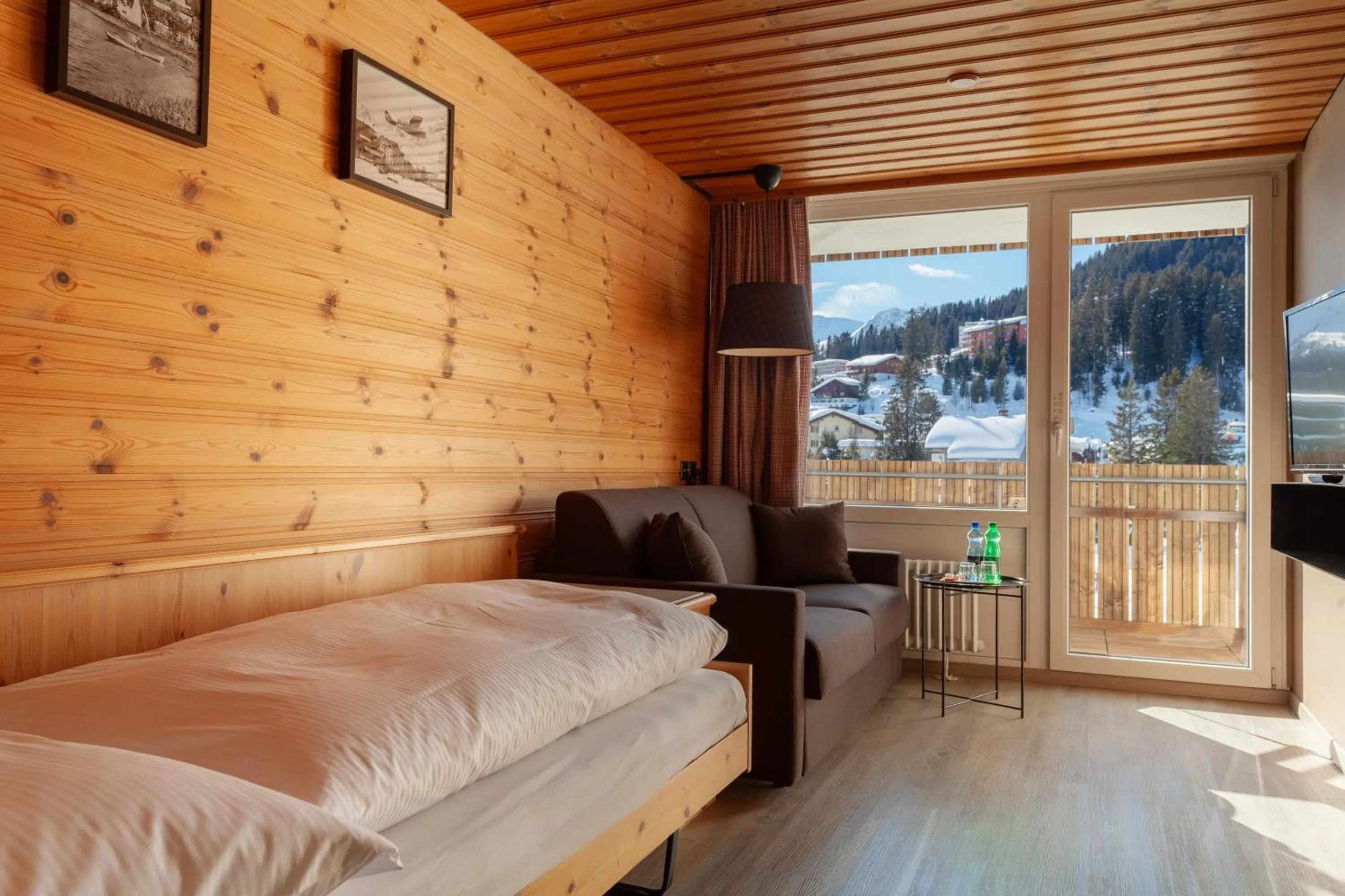 Photo of the whole room, Bed in Hotel Provisorium13