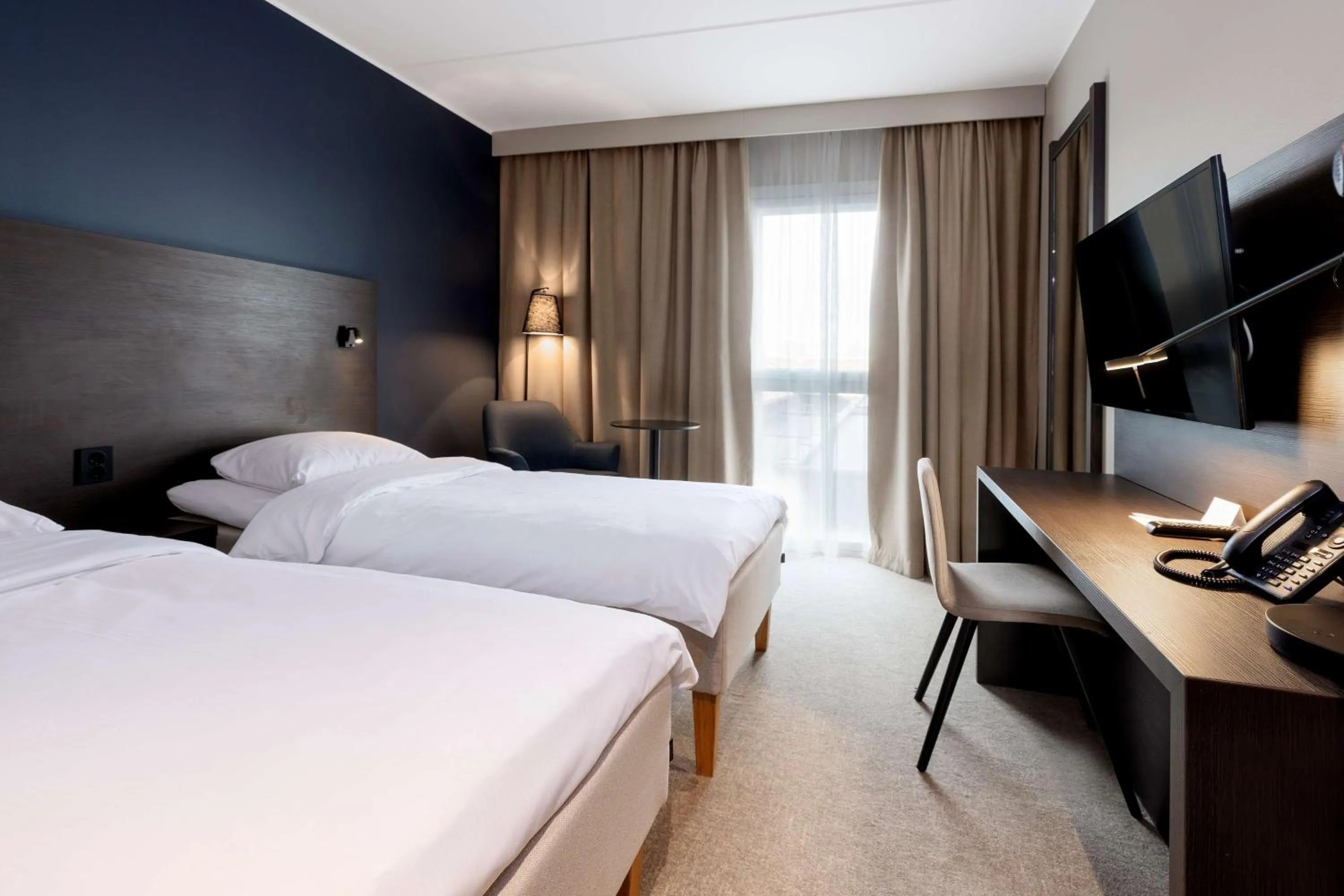 Bedroom, Bed in Park Inn by Radisson Oslo Airport Hotel West
