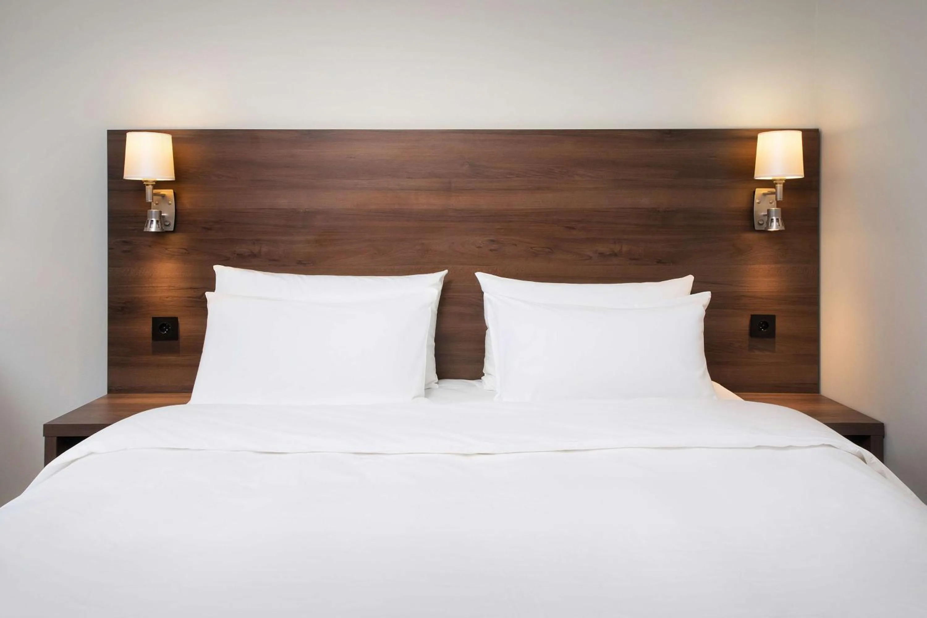 Bedroom, Bed in Park Inn by Radisson Oslo Airport Hotel West