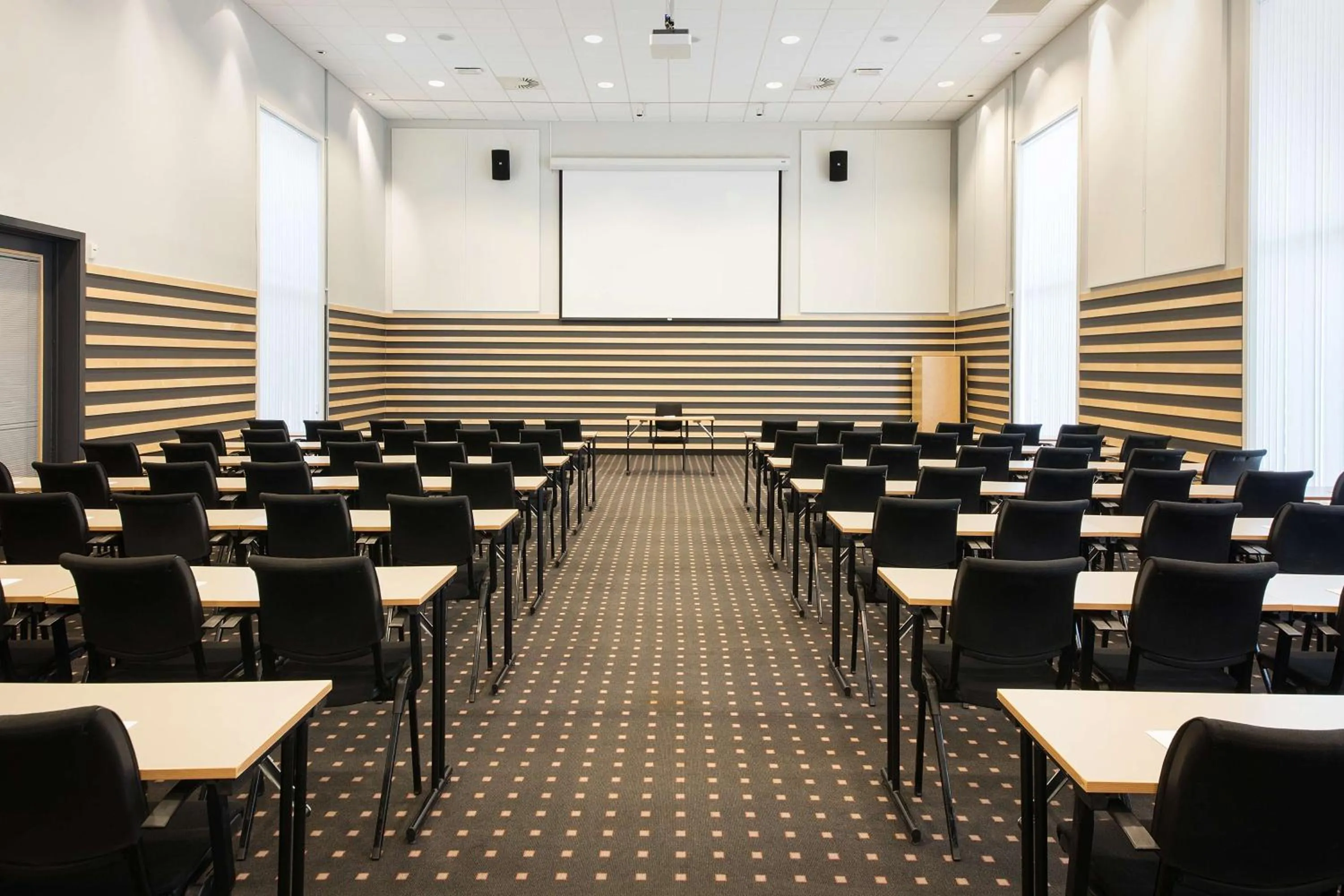 Meeting/conference room in Park Inn by Radisson Oslo Airport Hotel West