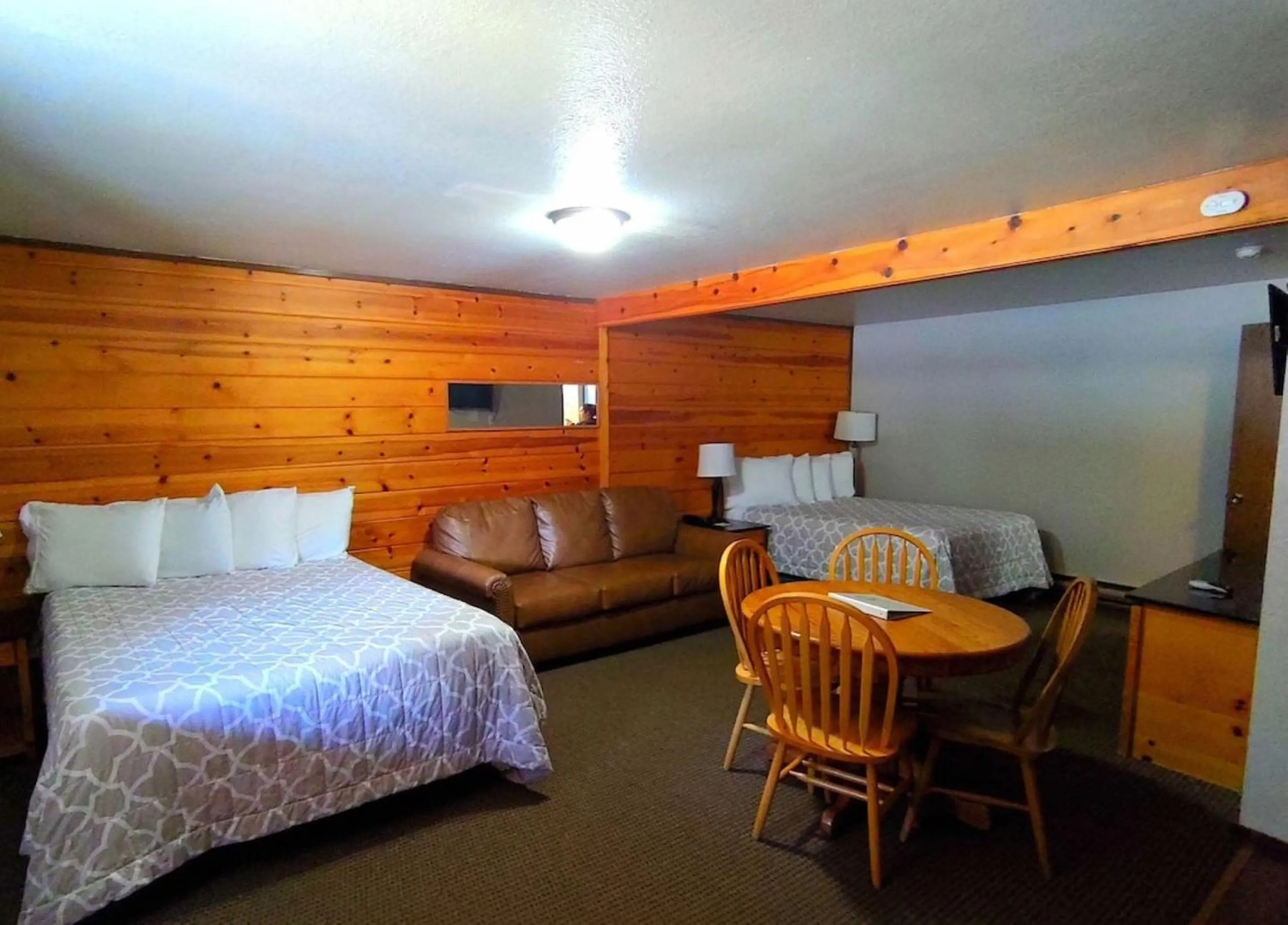 Bedroom, Bed in Packwood Inn