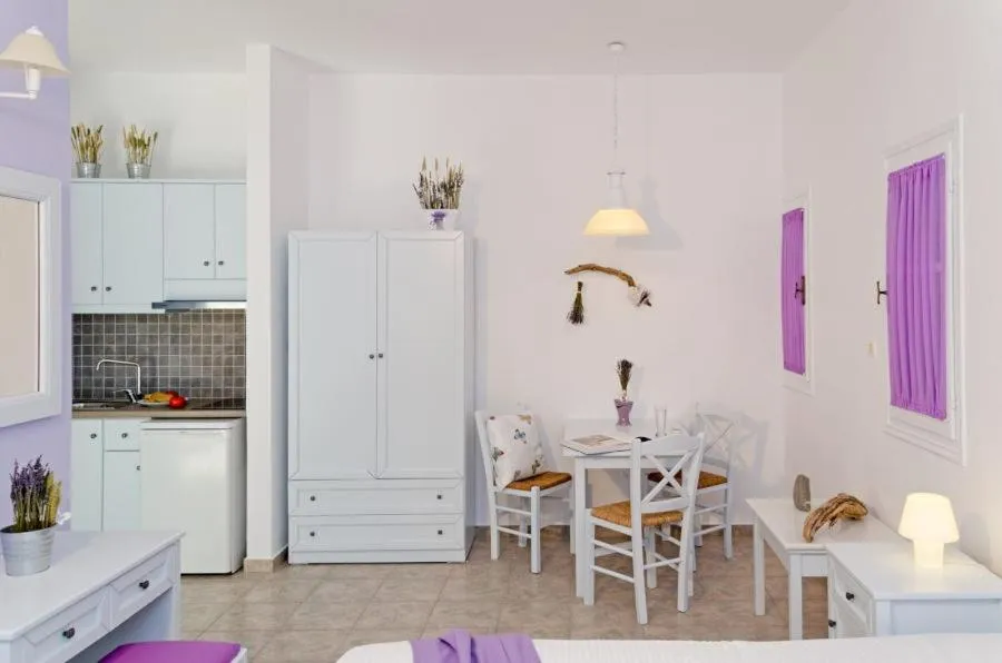 Day in Mouras studios