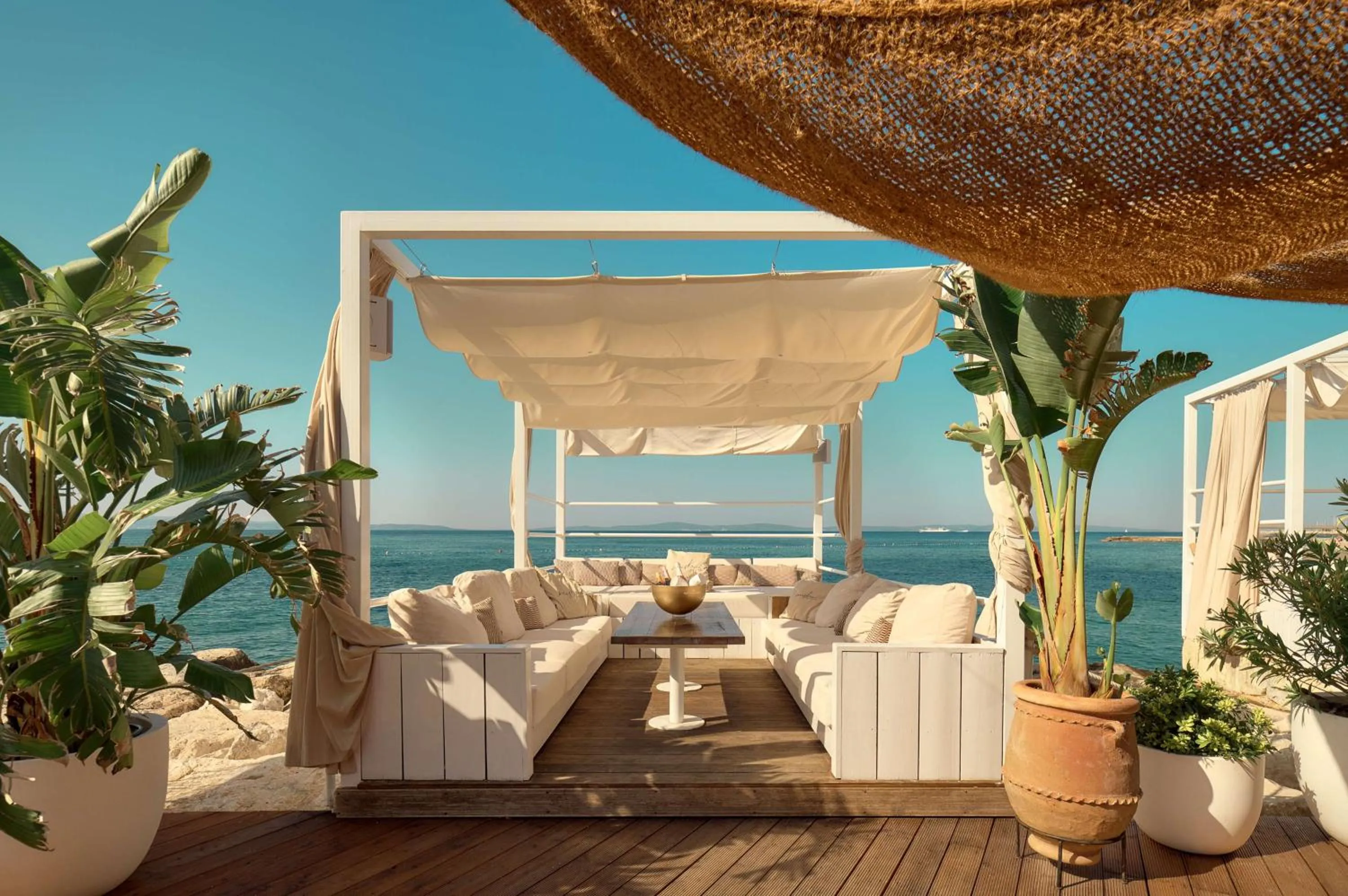 Lounge or bar in Radisson Blu Resort & Spa