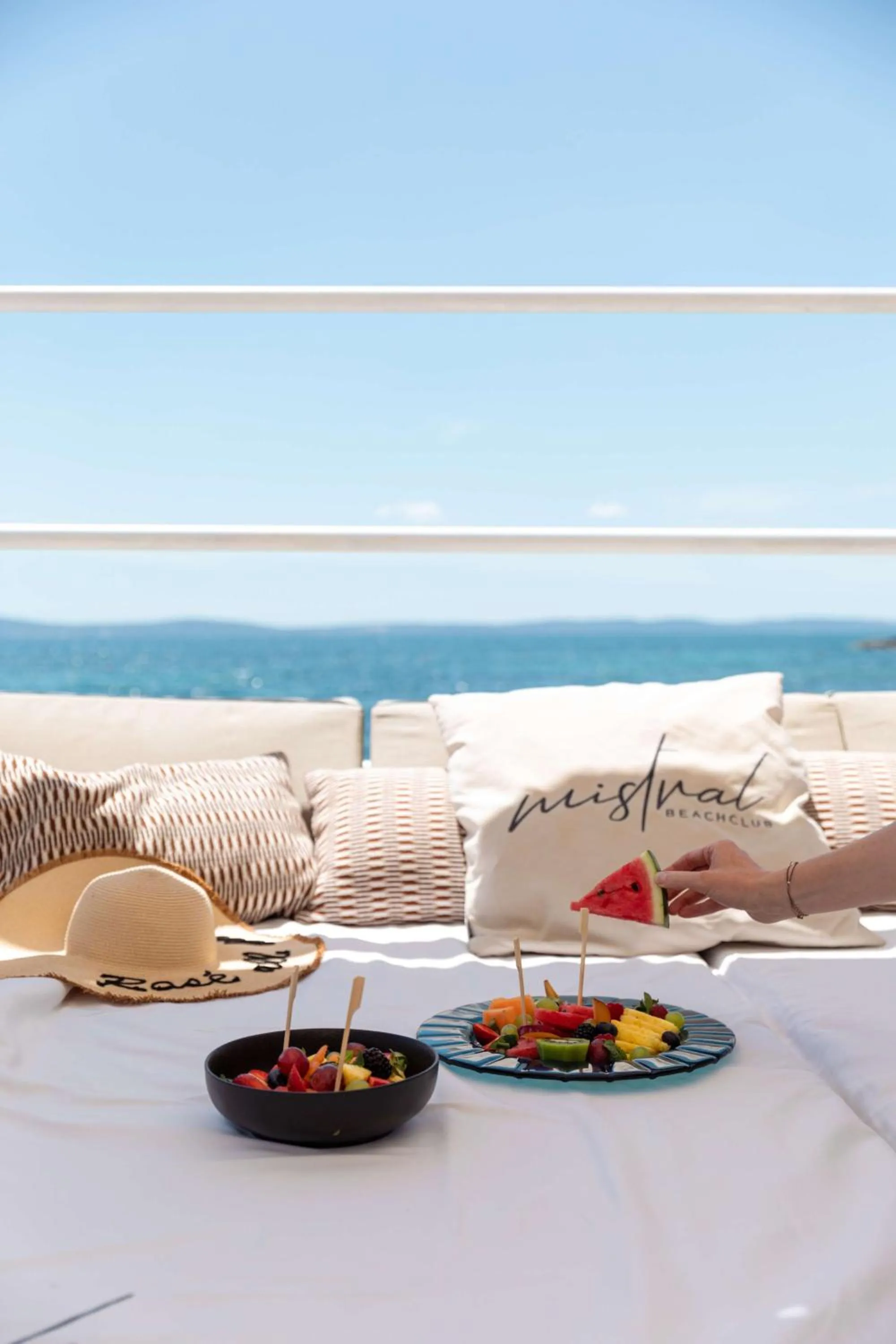 Food and drinks in Radisson Blu Resort & Spa