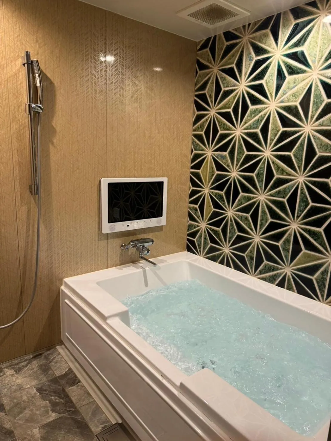 Bath in Dai Tokyo (Adult Only)