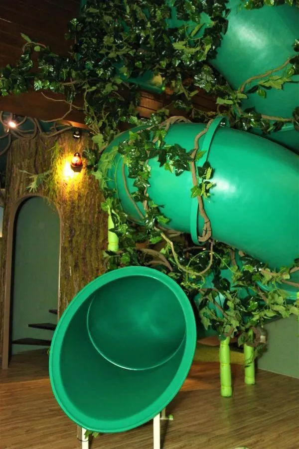 Communal lounge/ TV room in Hi Kids B&B