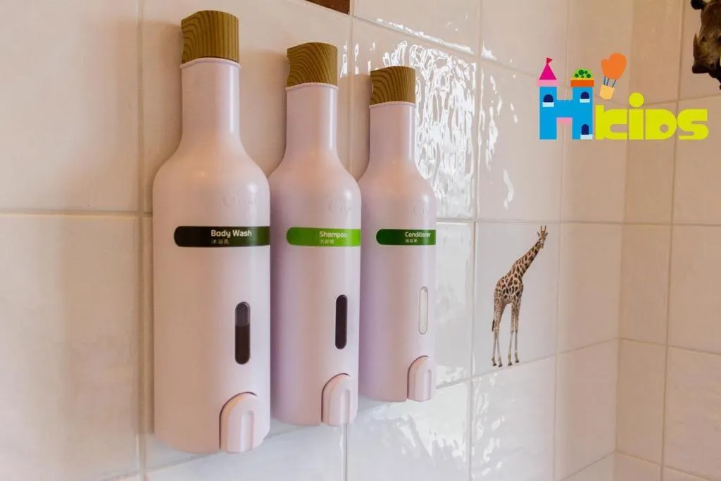 Shower in Hi Kids B&B