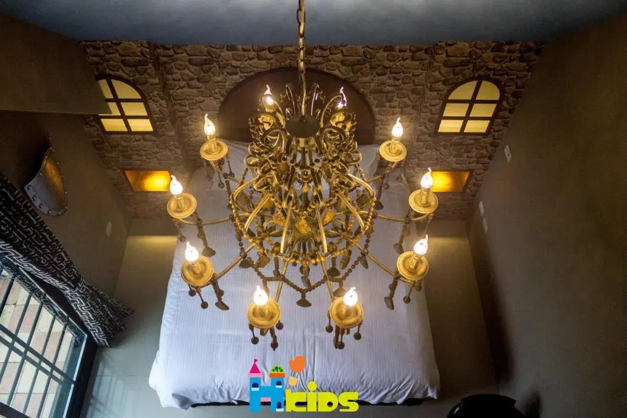 Mountain View Triple Room with Balcony in Hi Kids B&B Mountain View Triple Room with Balcony in Hi Kids B&B