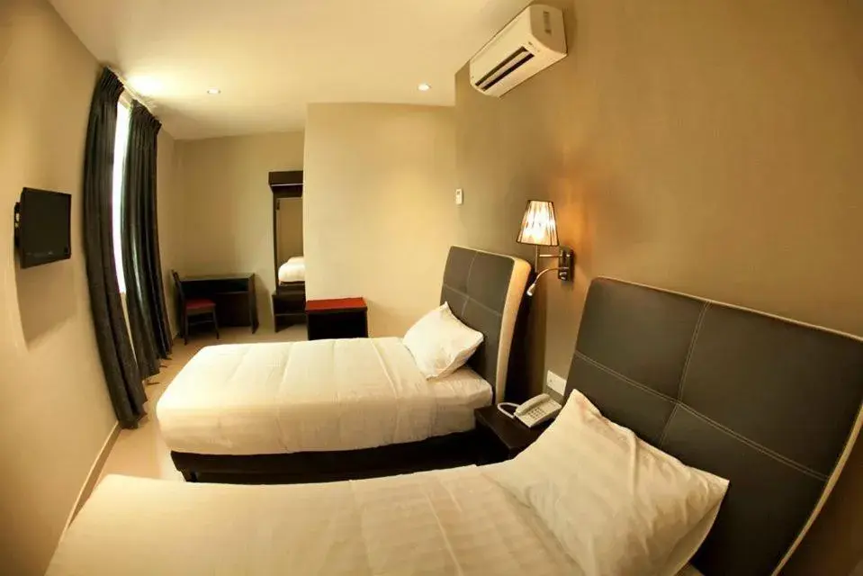 Superior Twin Room in Ayer Hitam Hotel Superior Twin Room in Ayer Hitam Hotel