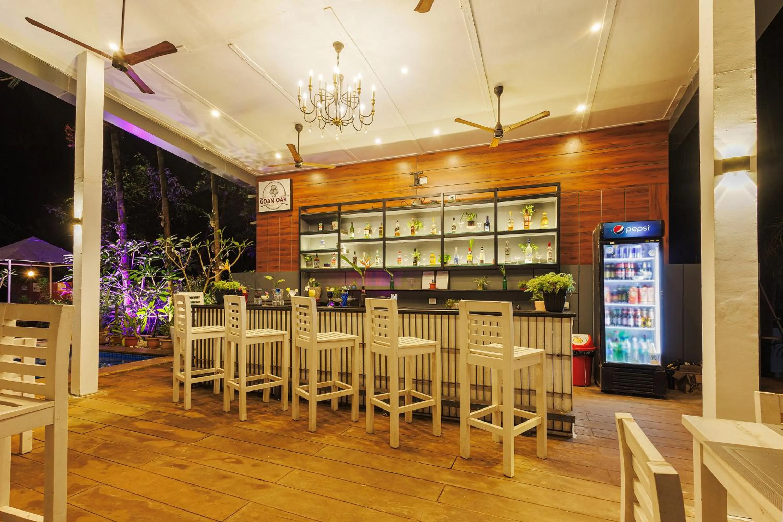 Lounge or bar in Casa Ahaana Resort Vagator, By Lavin Hotels