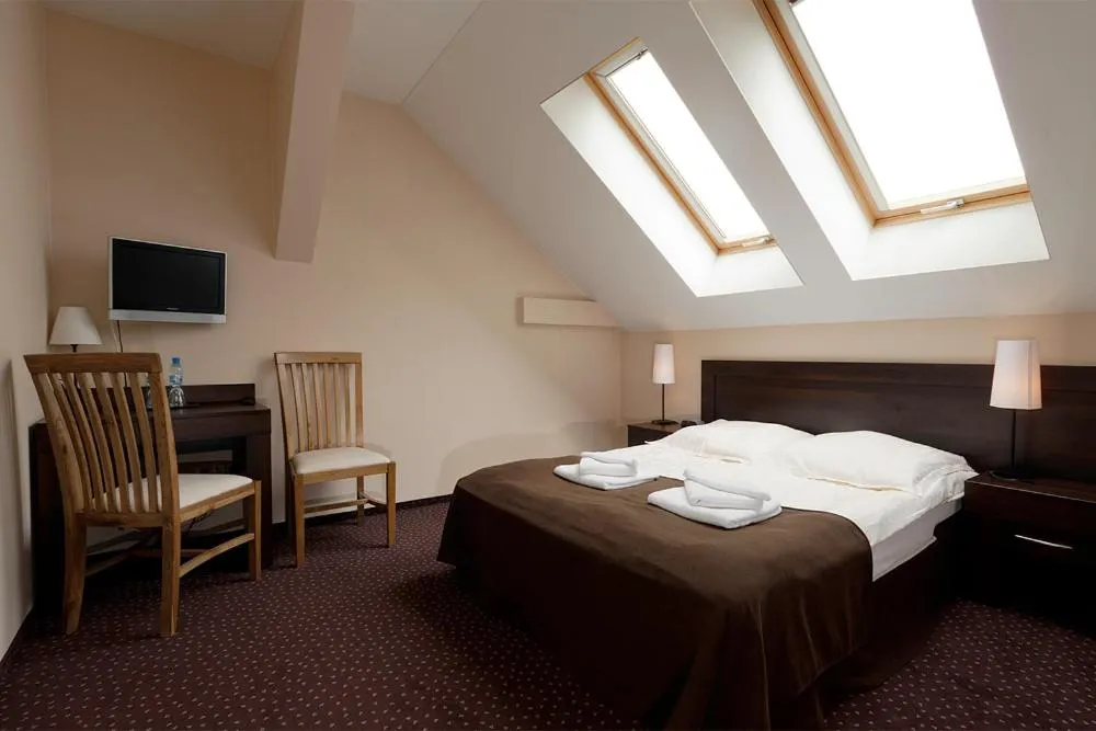 Bedroom, Bed in A' PROPOS Hotel, Restauracja, Club