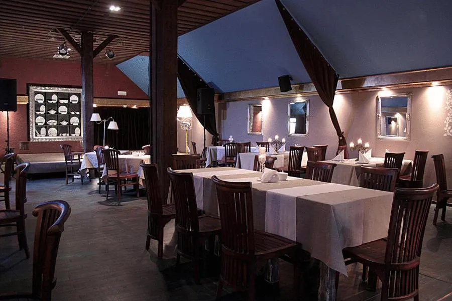 Restaurant/places to eat in A' PROPOS Hotel, Restauracja, Club
